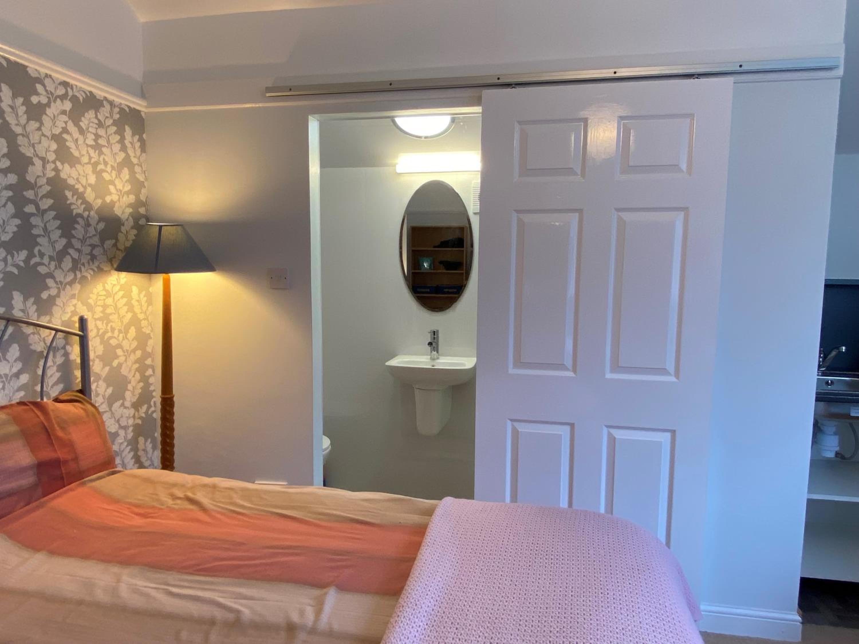 Double Room with Private Bathroom photo 3