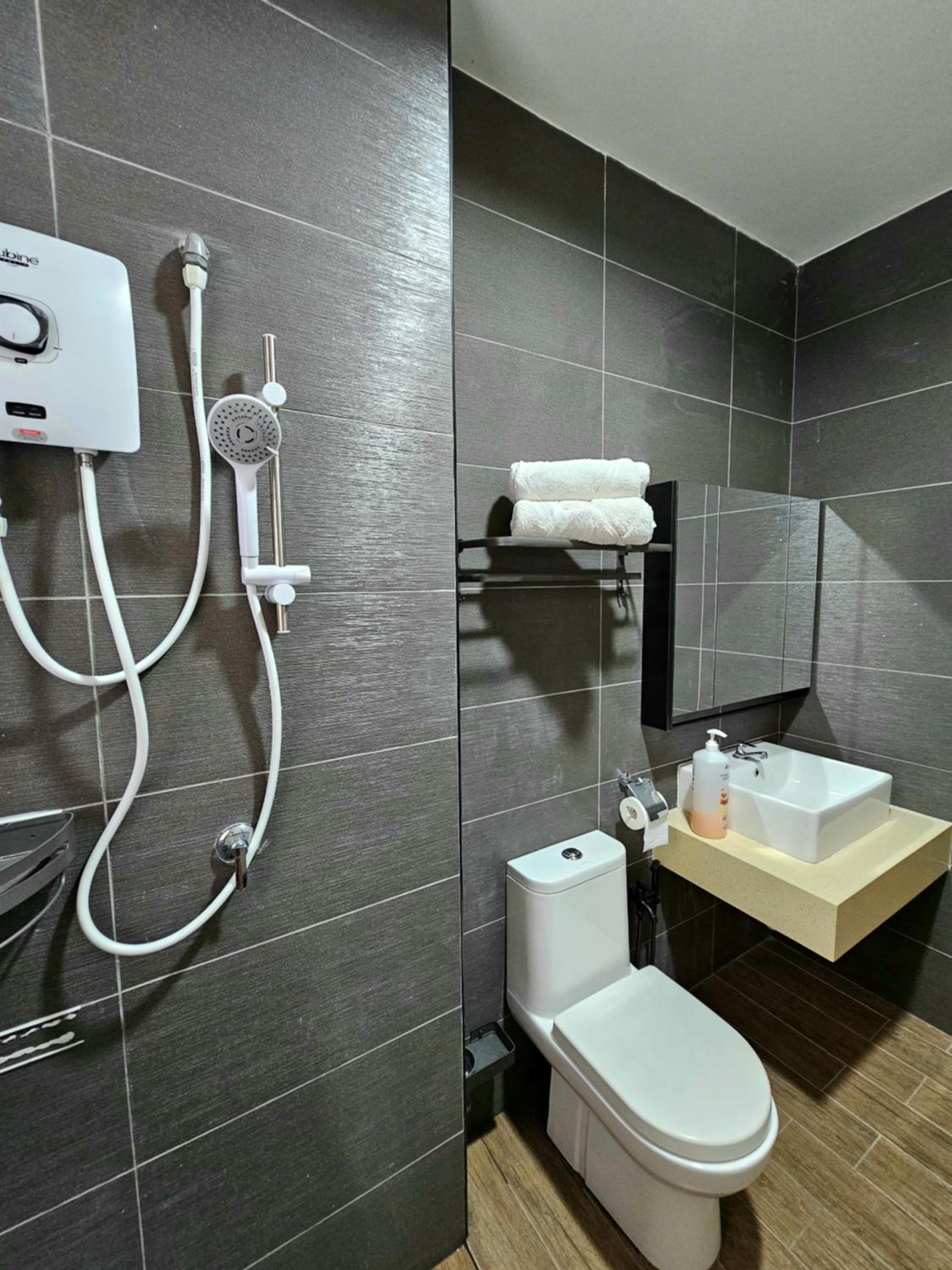 Deluxe Double Studio (Low Floor and G Floor Reserved Parking)