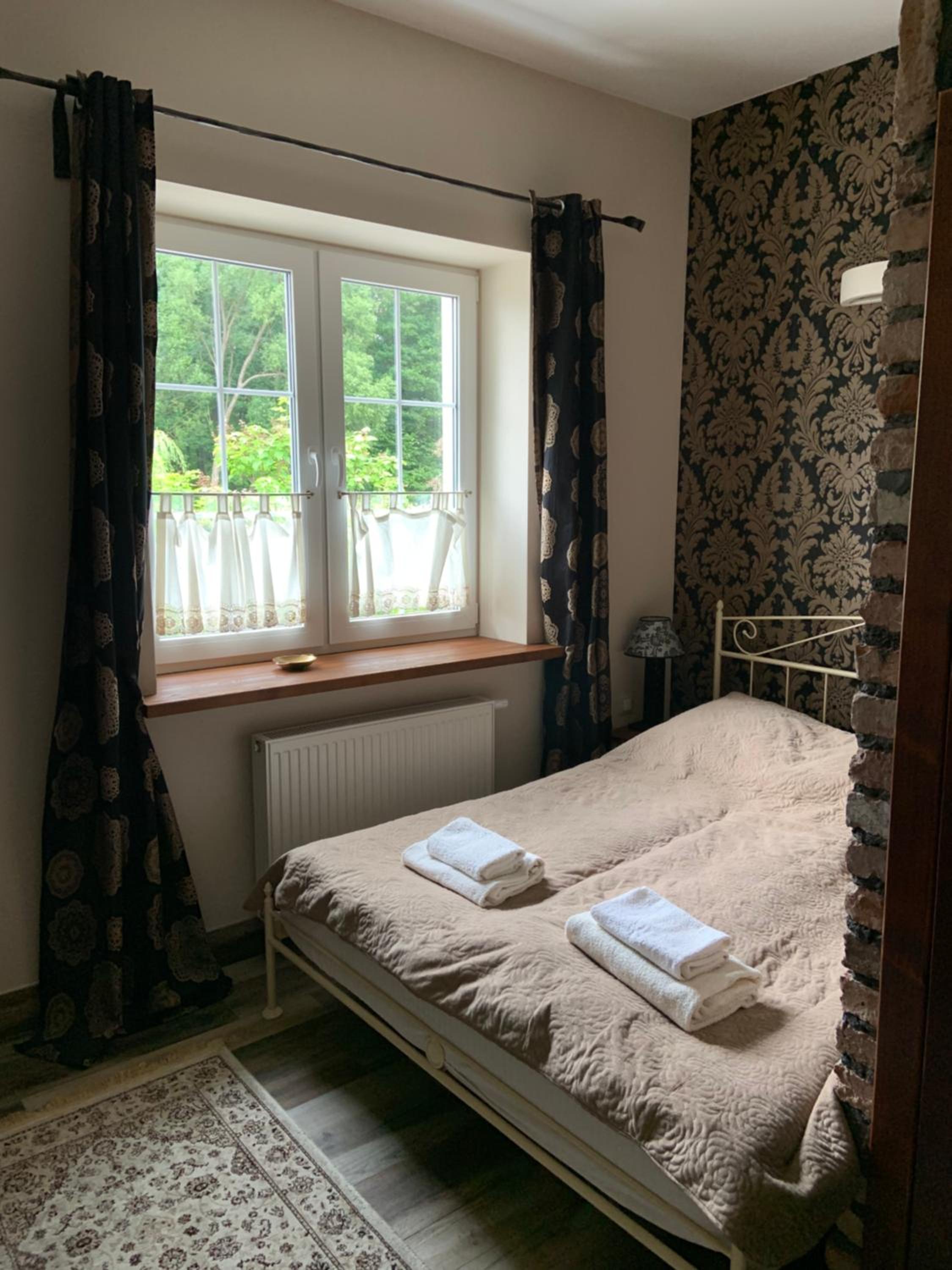 Double Room with Bathroom - Photo 2