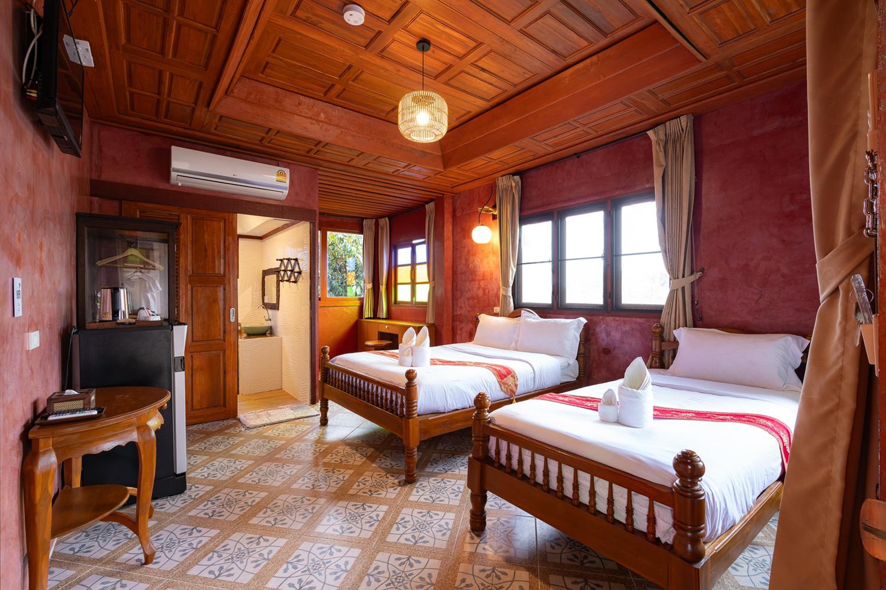 Standard Twin Room