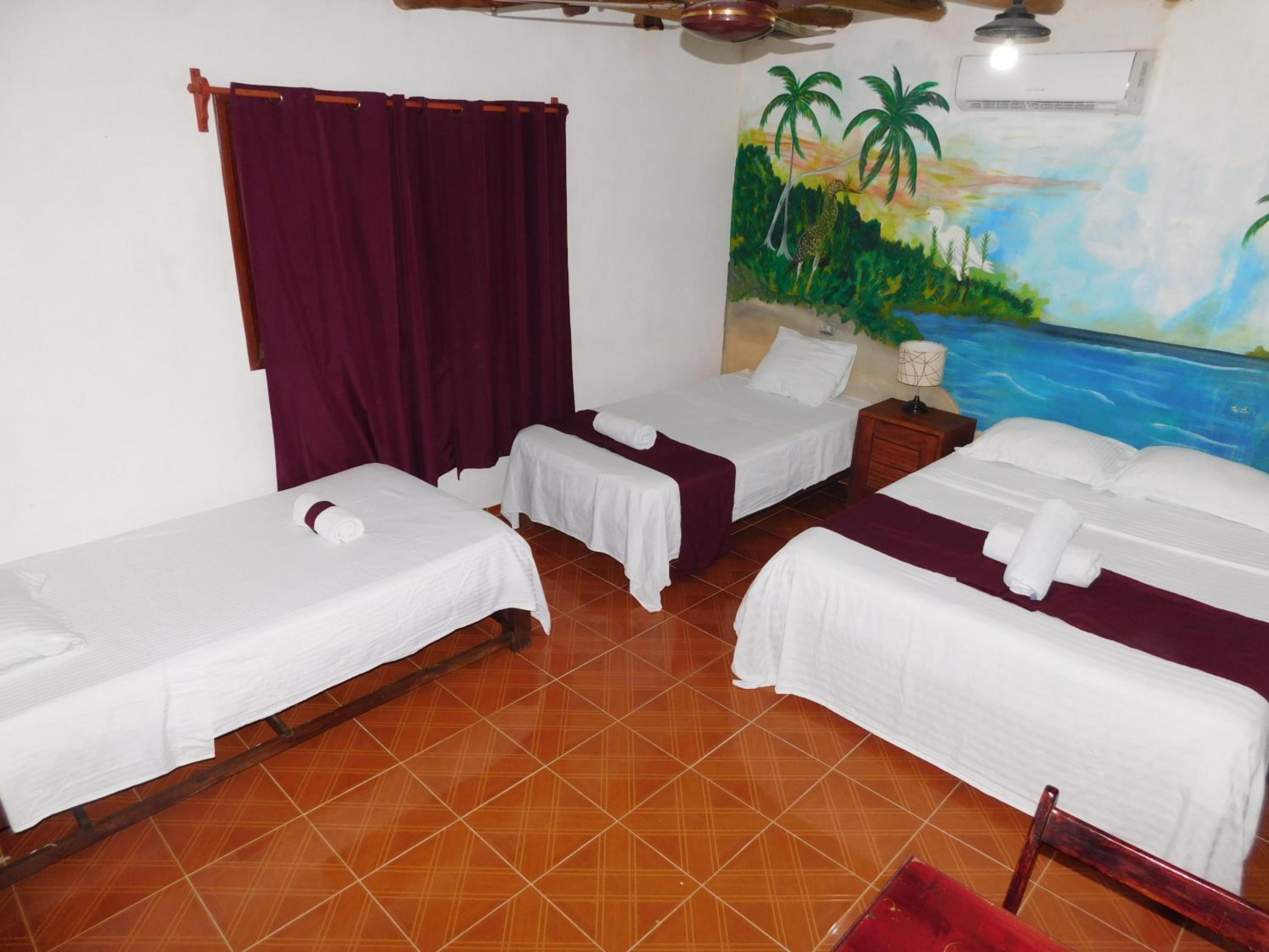 Basic Triple Room photo 3