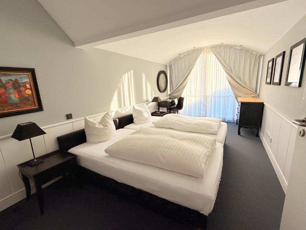 Comfort Triple Room with Shower photo 3