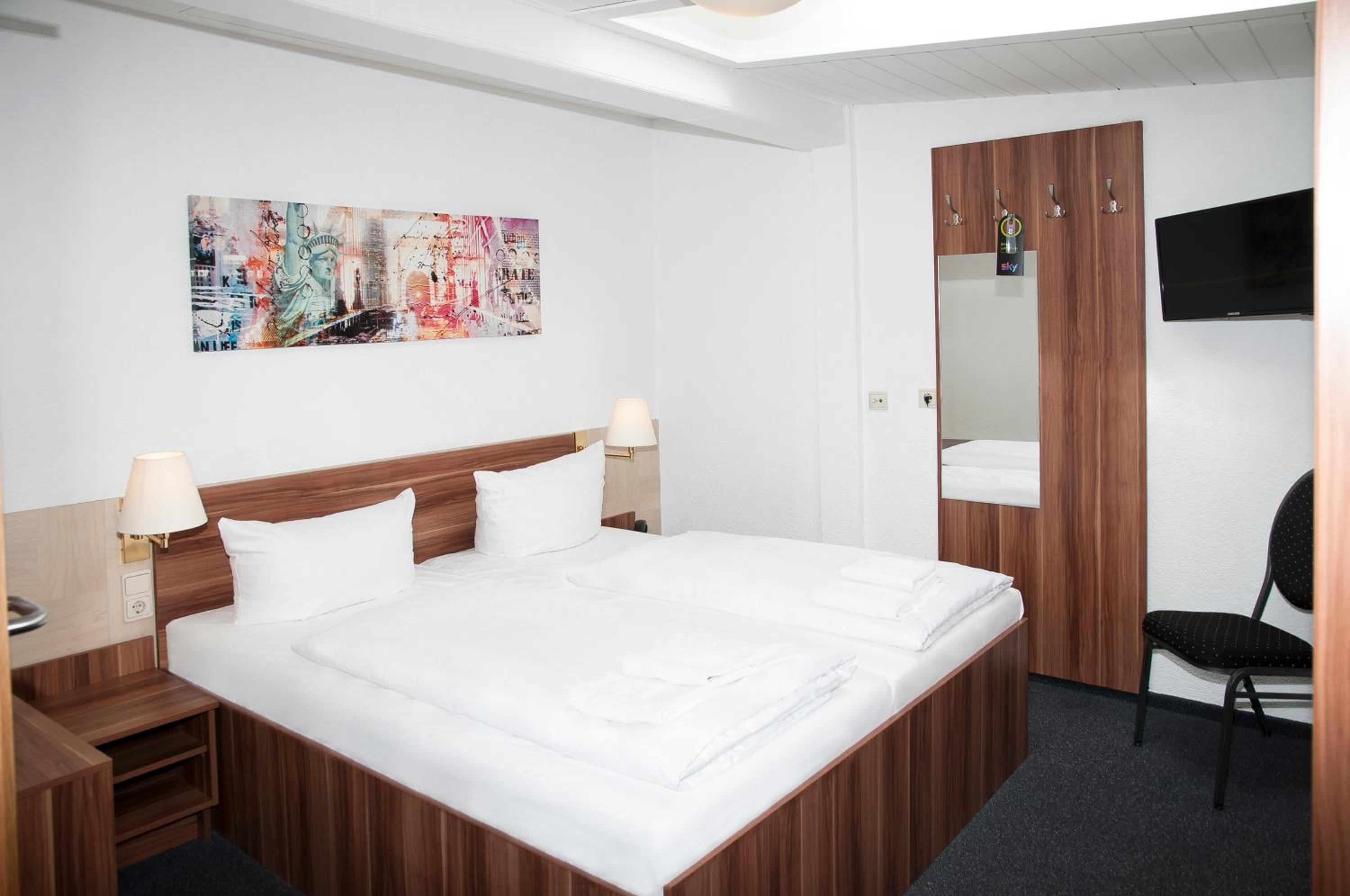 Standard Double Room - Photo 2