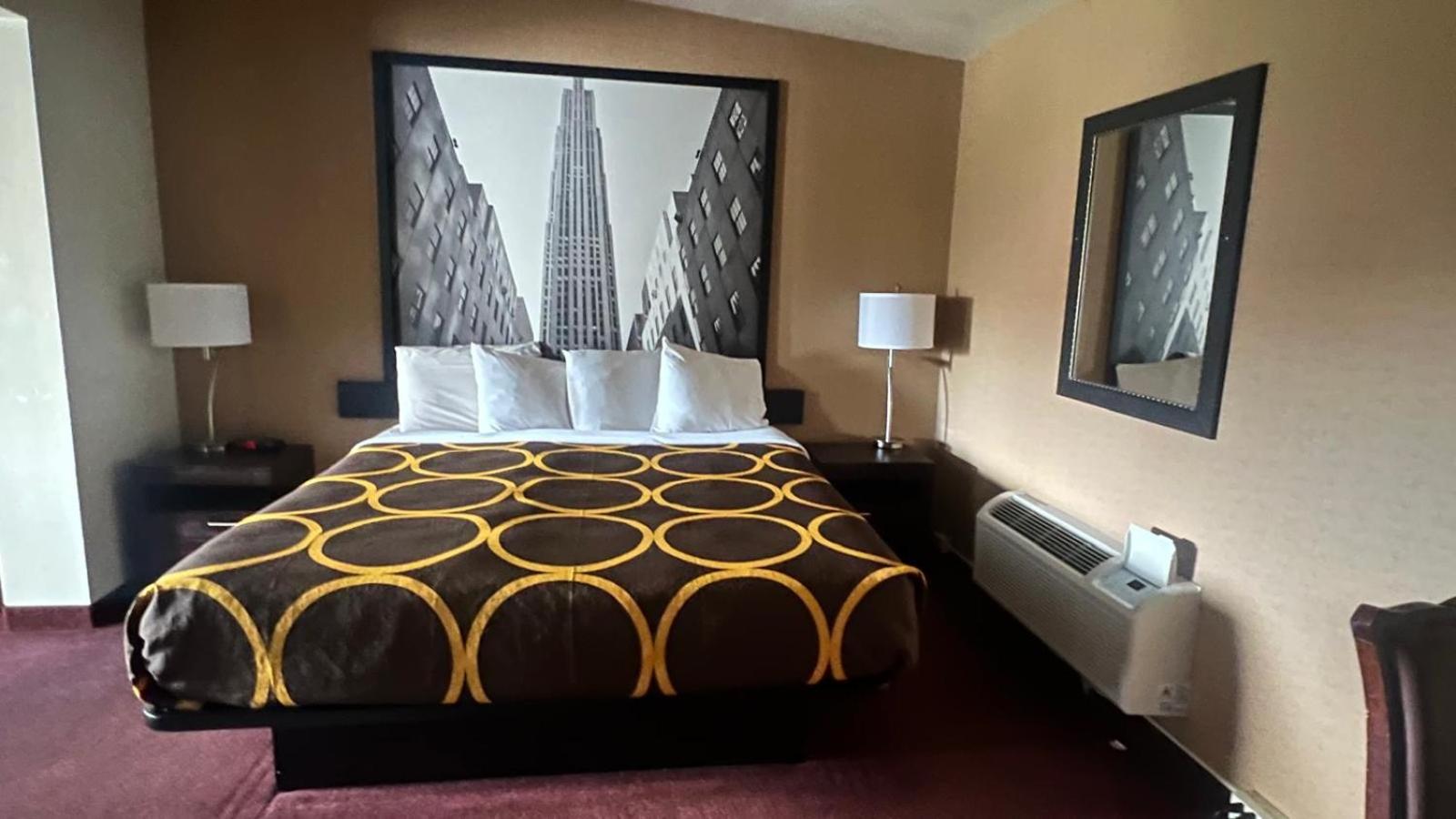 King Room - Non-Smoking - Photo 5