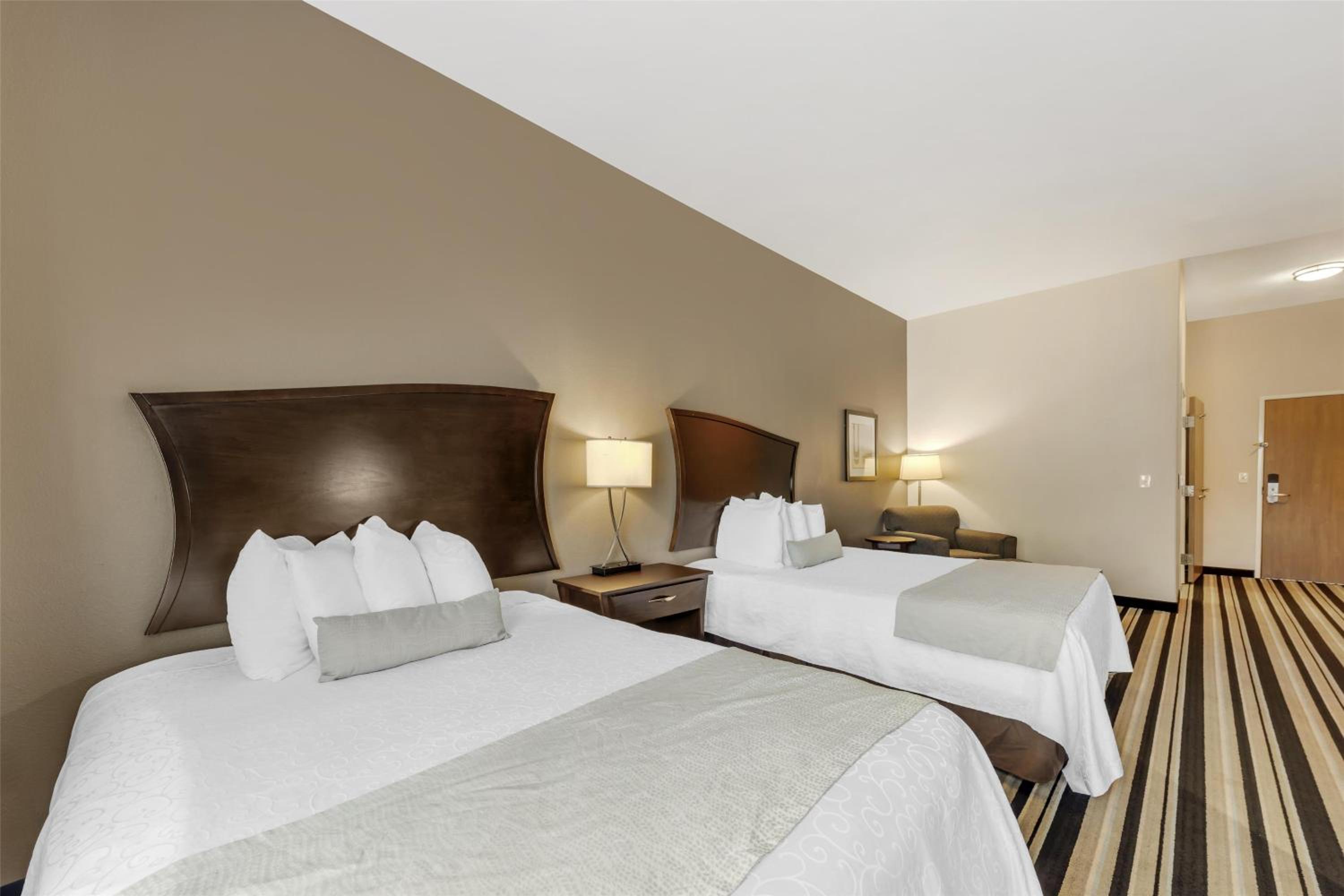 Queen Suite with Two Queen Beds - Disability Access