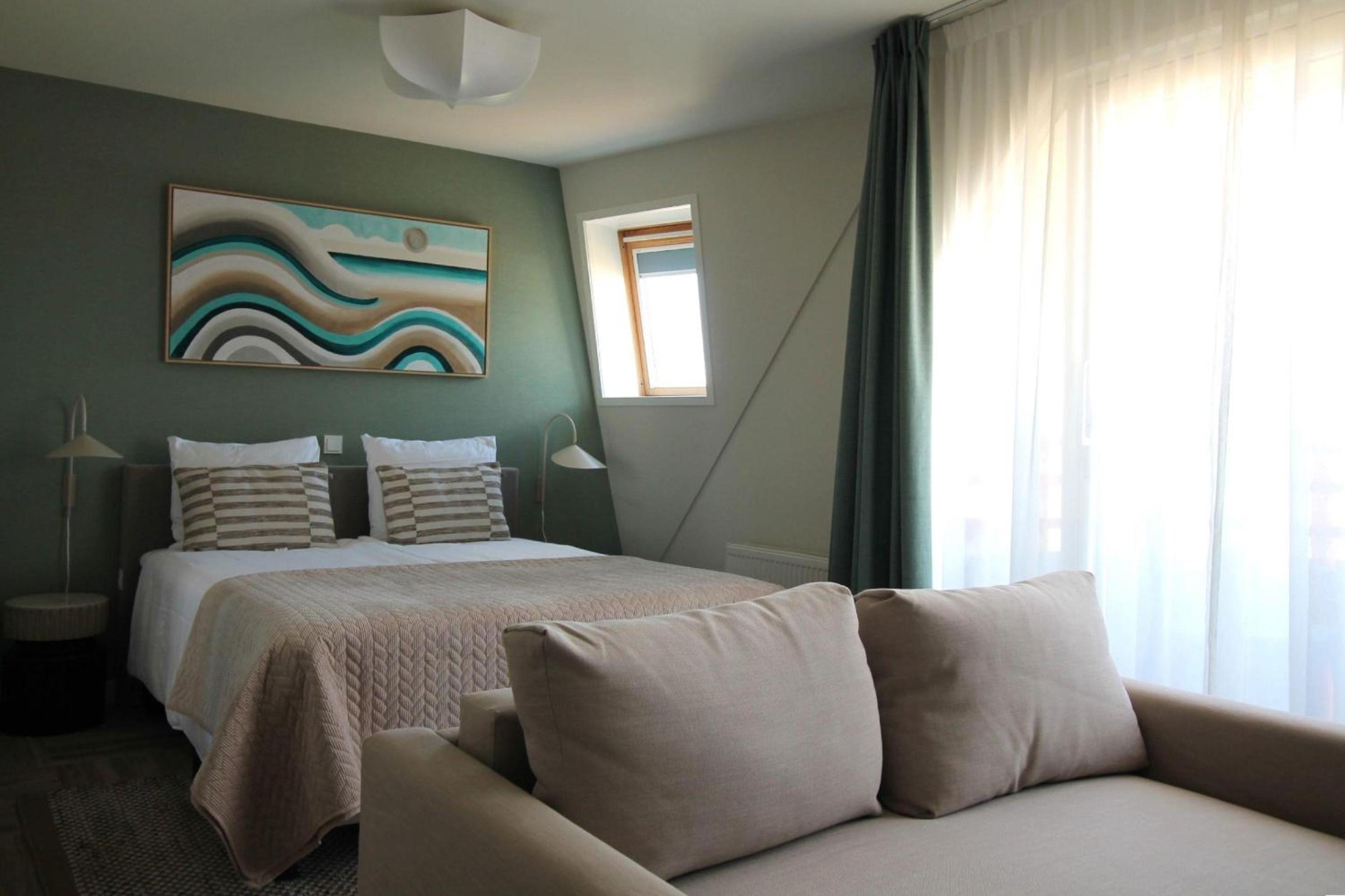 Superior Double Room with Sea View and Walk-In Shower - Non-Smoking