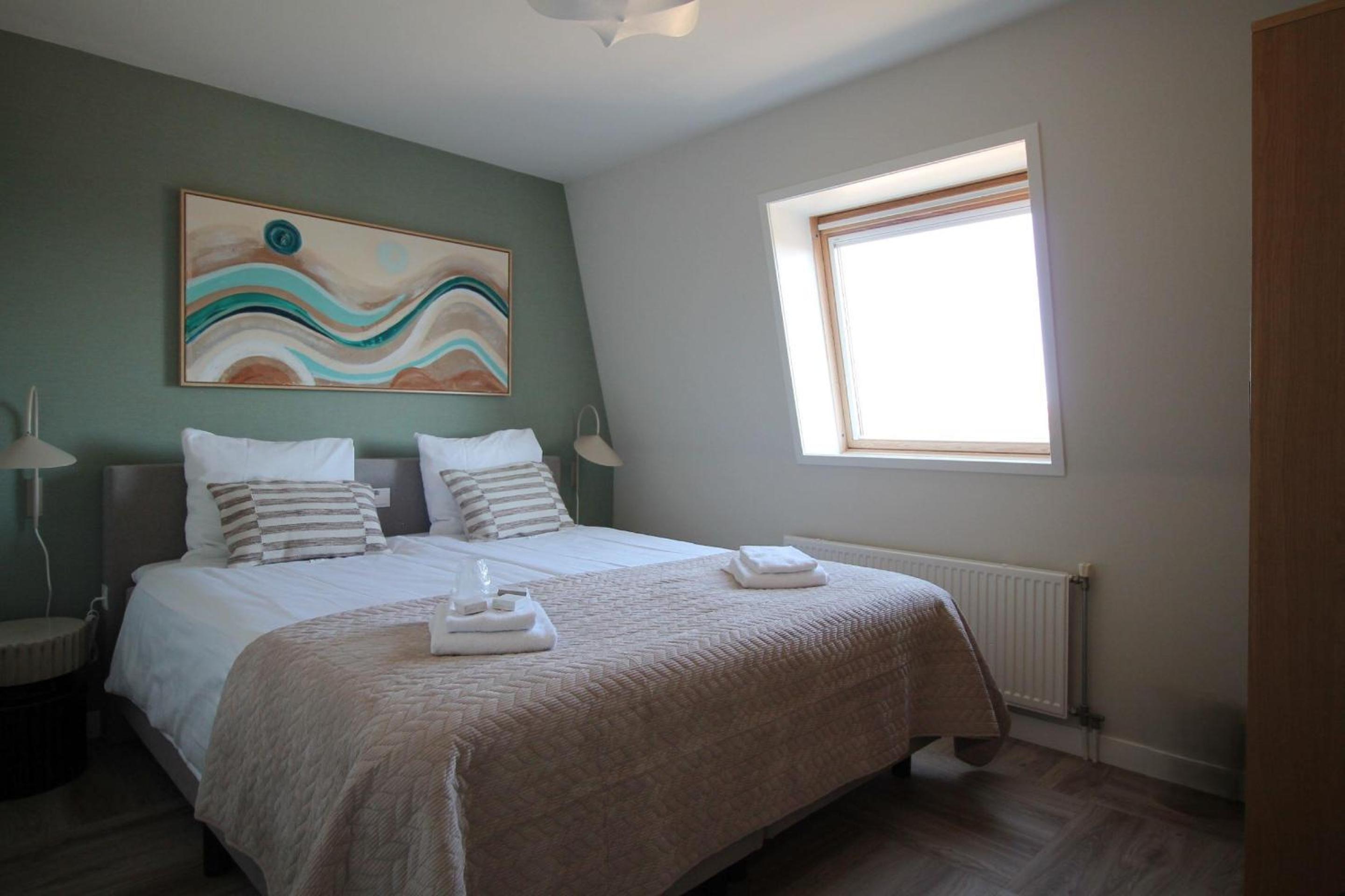 Two-Room Apartment with One Double and One Bunk Bed, City View and Walk-In Shower - Non-Smoking