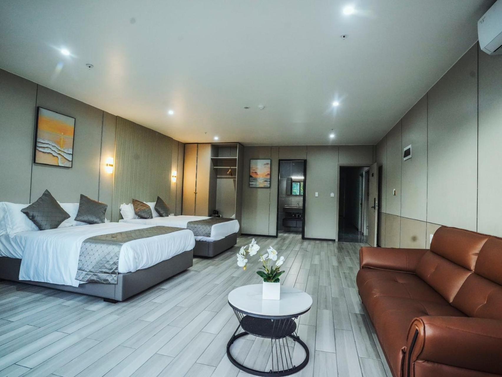 Double or Twin Room with City View