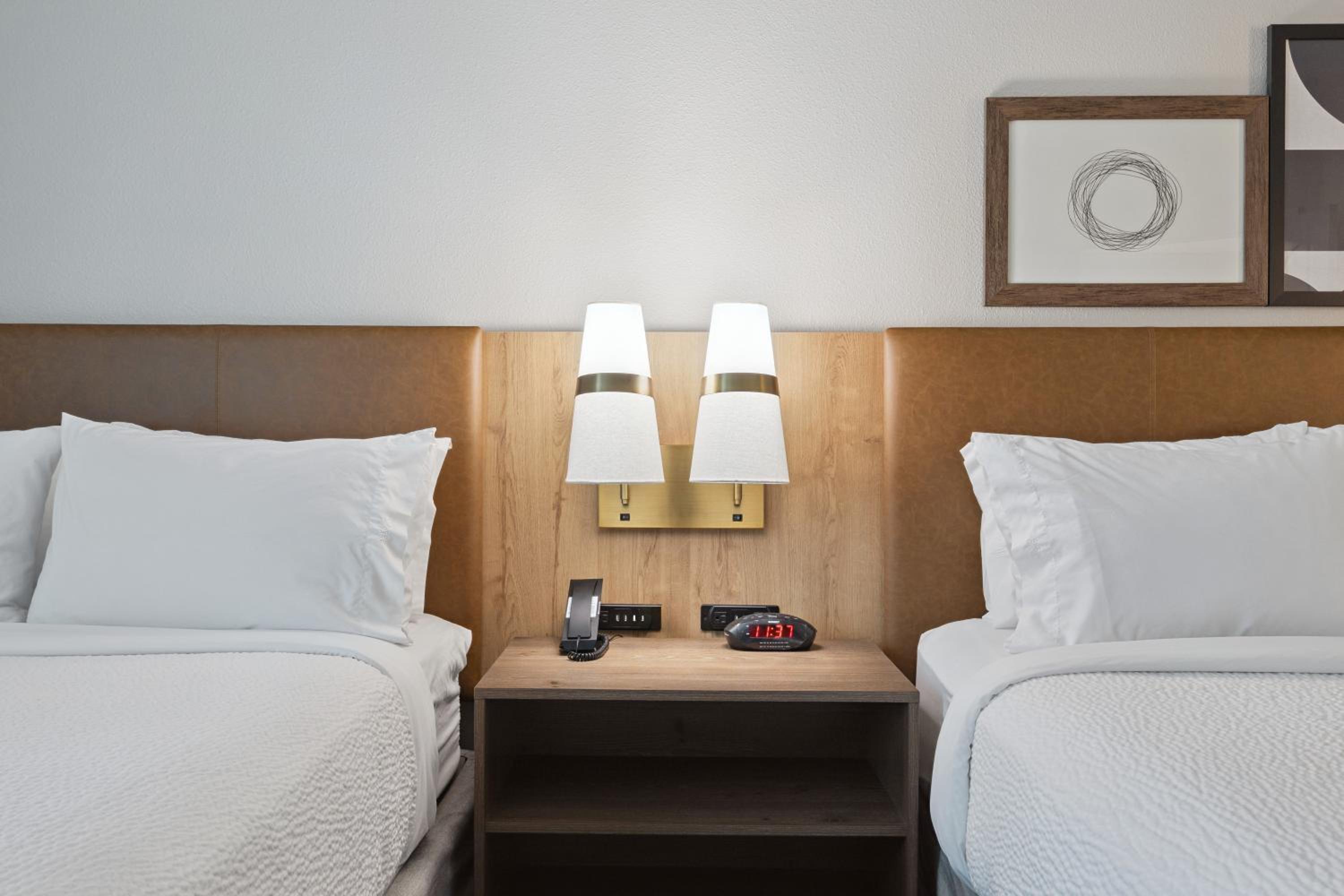 Suite - Photo 10