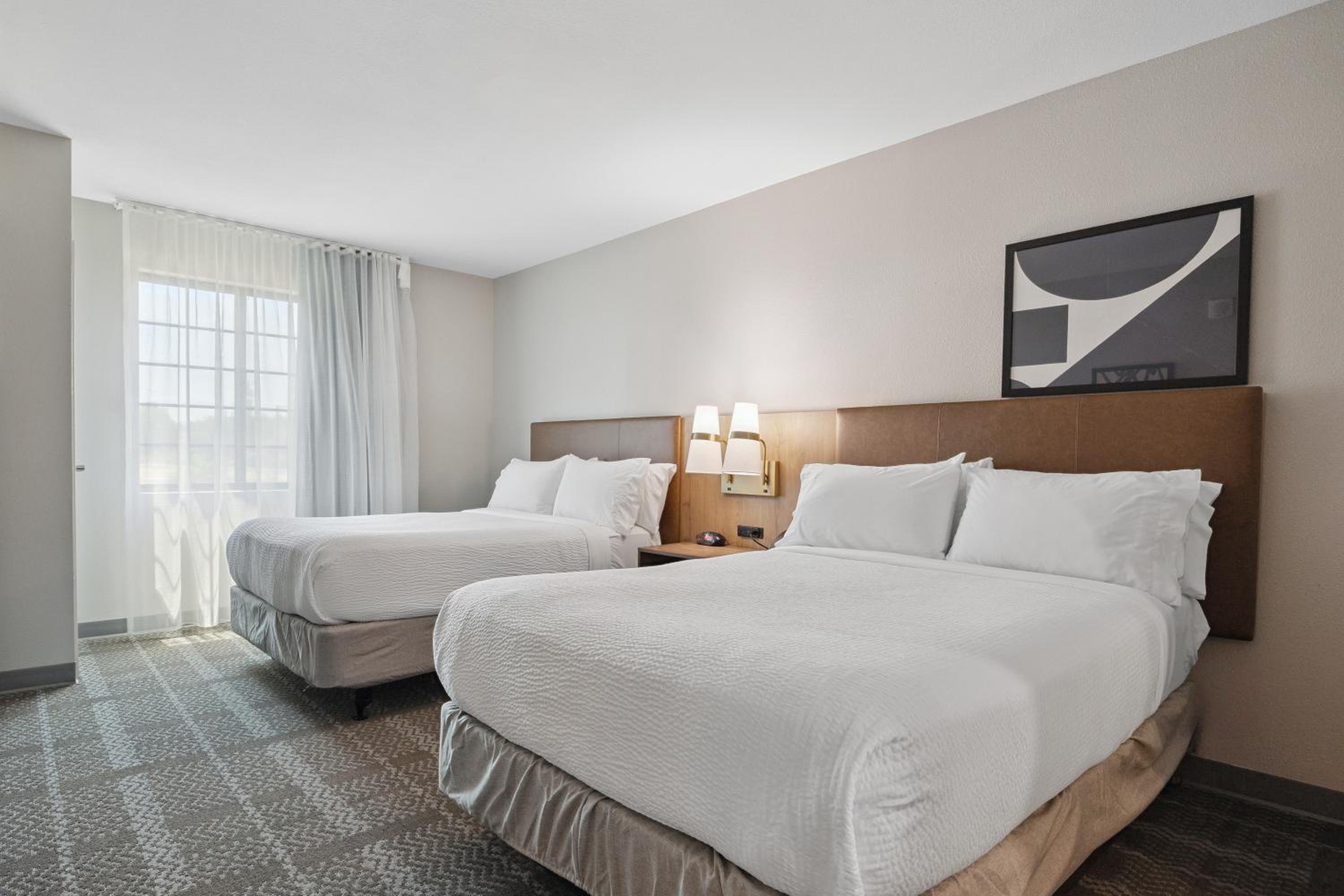 Two-Bedroom Suite - Photo 2
