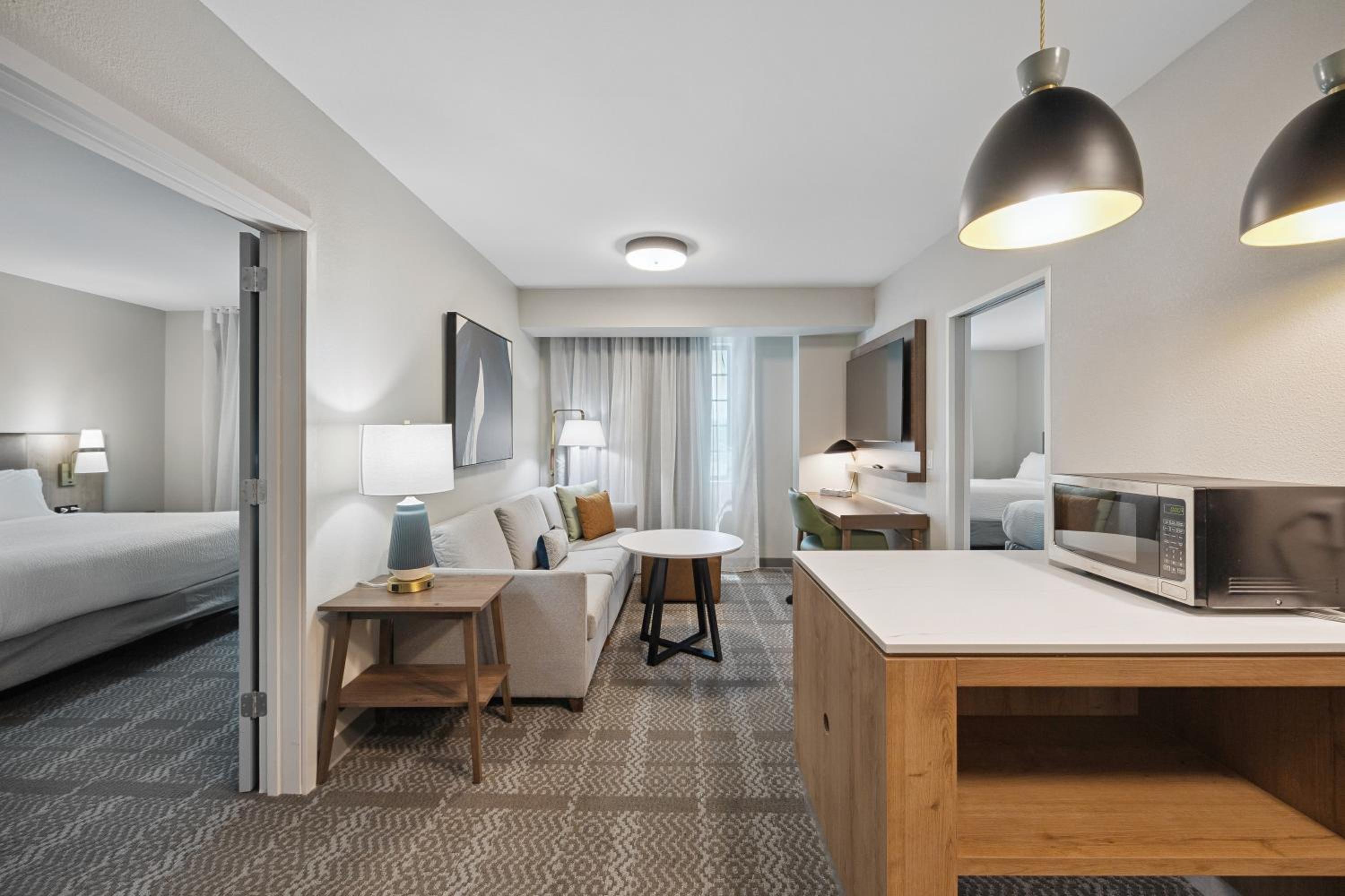 Suite - Photo 2