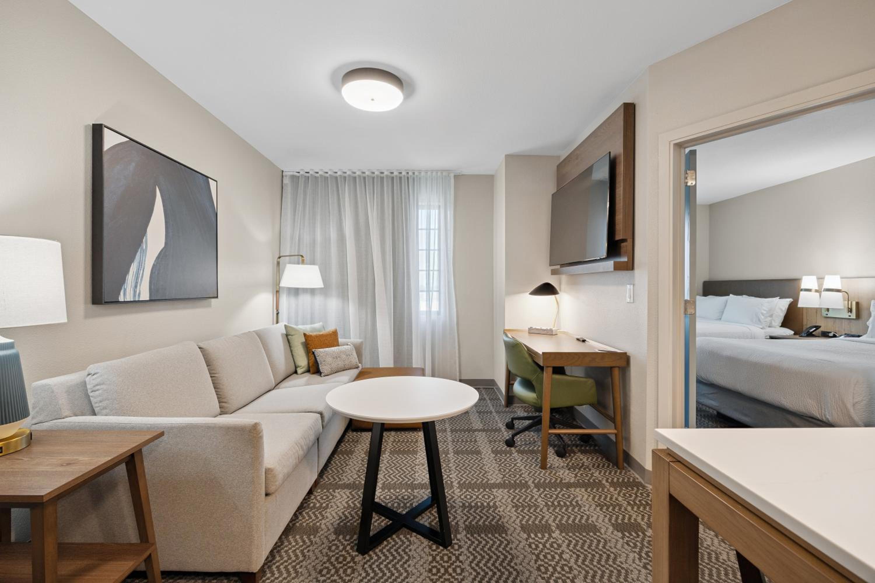 Suite - Photo 4