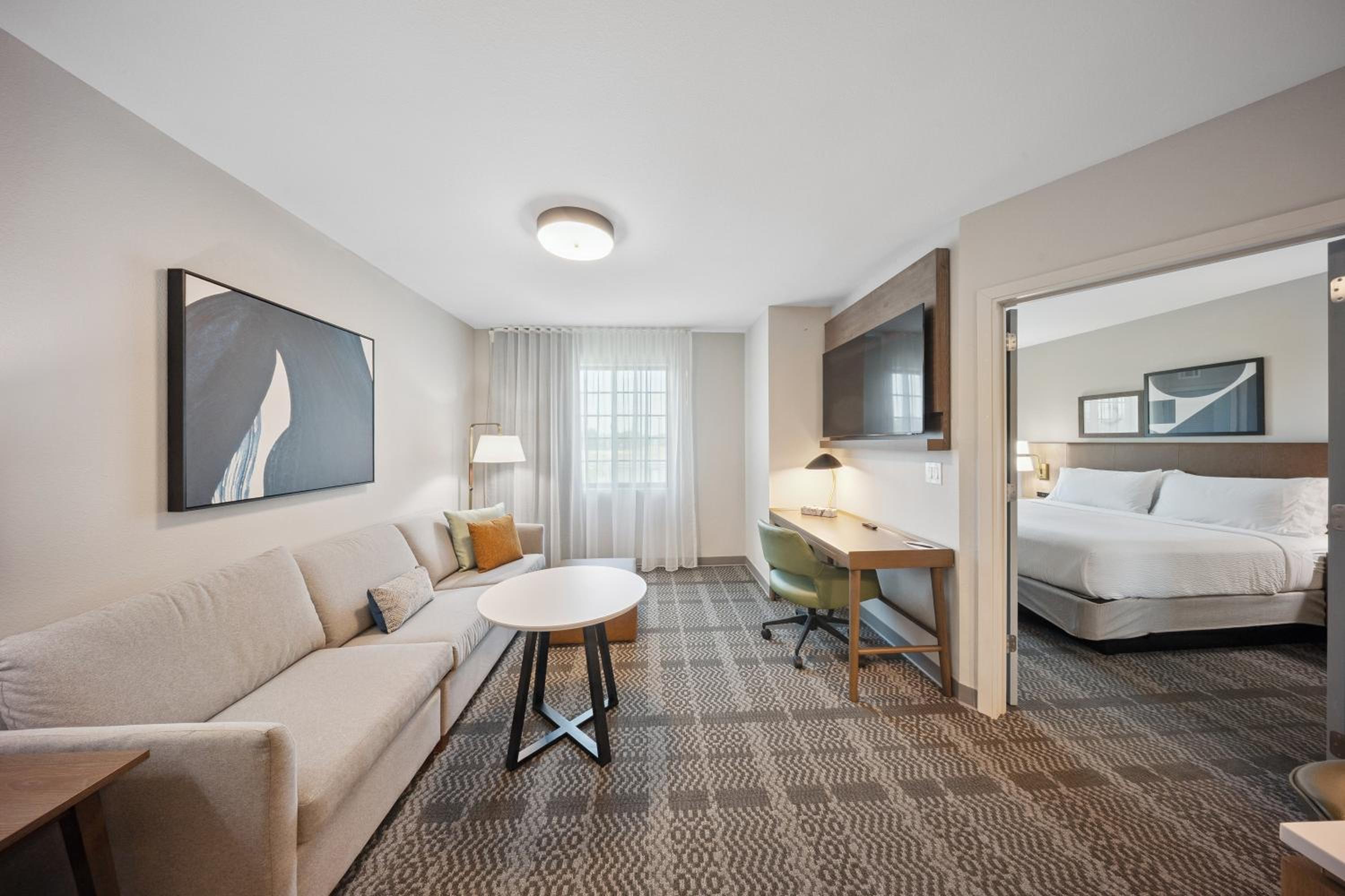 Suite - Photo 6