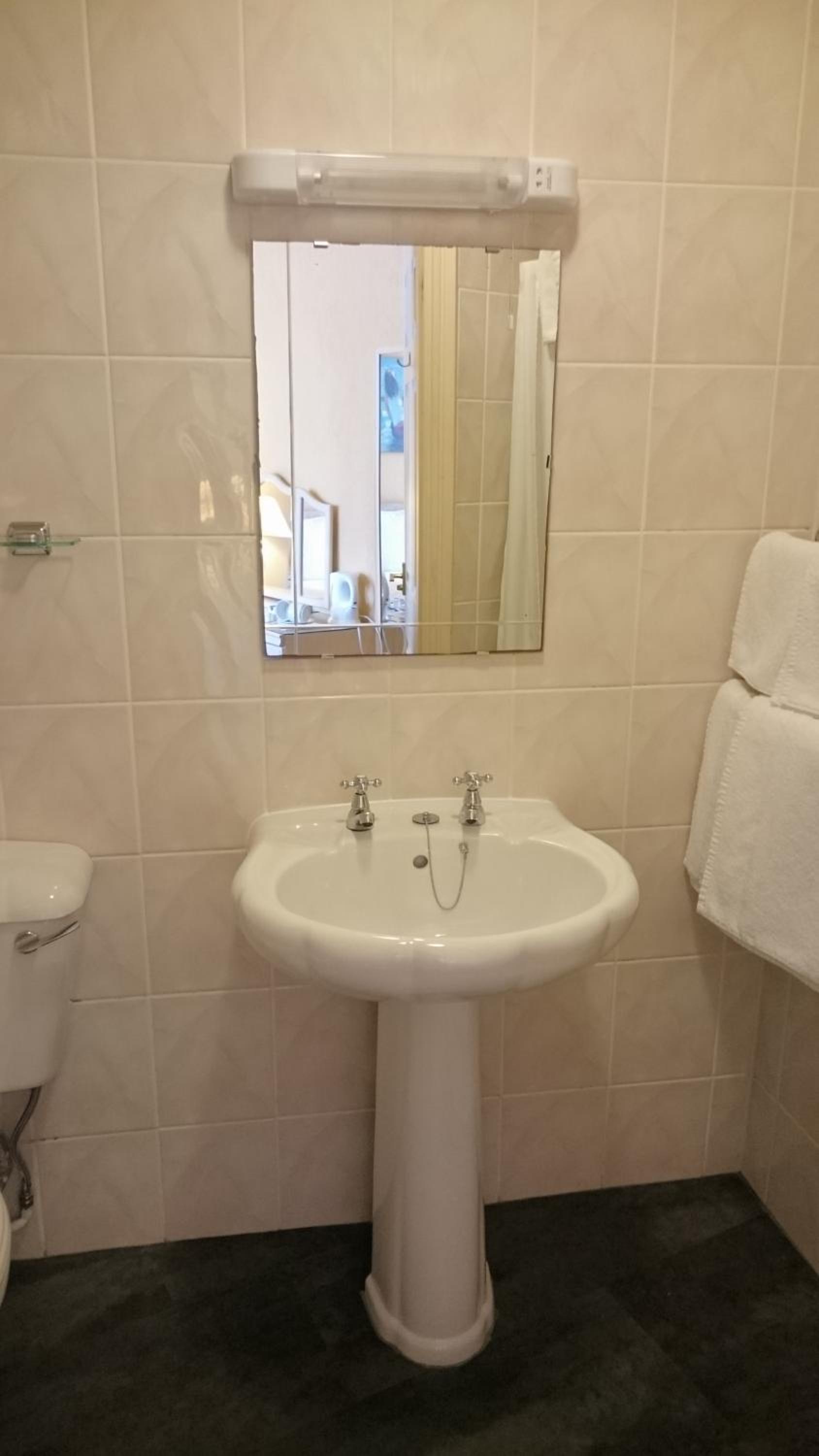 Standard Twin Room photo 2
