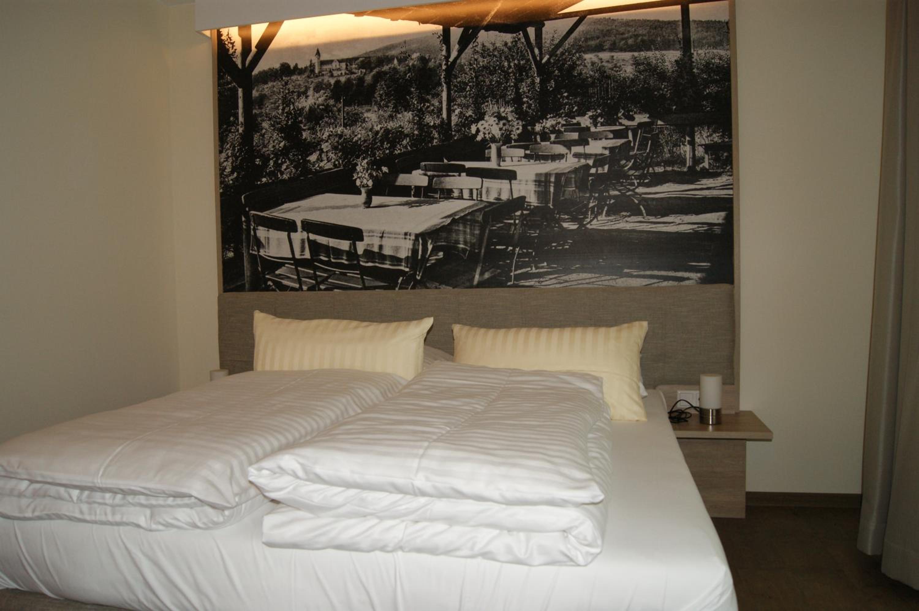 Deluxe Double Room with Balcony - Photo 2