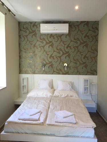 Small Double Room - Photo 2