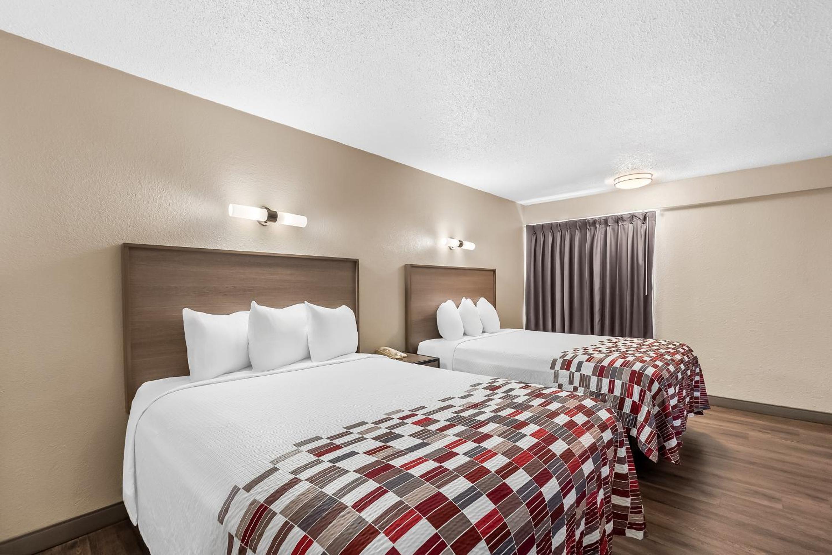 Standard Room with Two Queen Beds Non-Smoking photo 1
