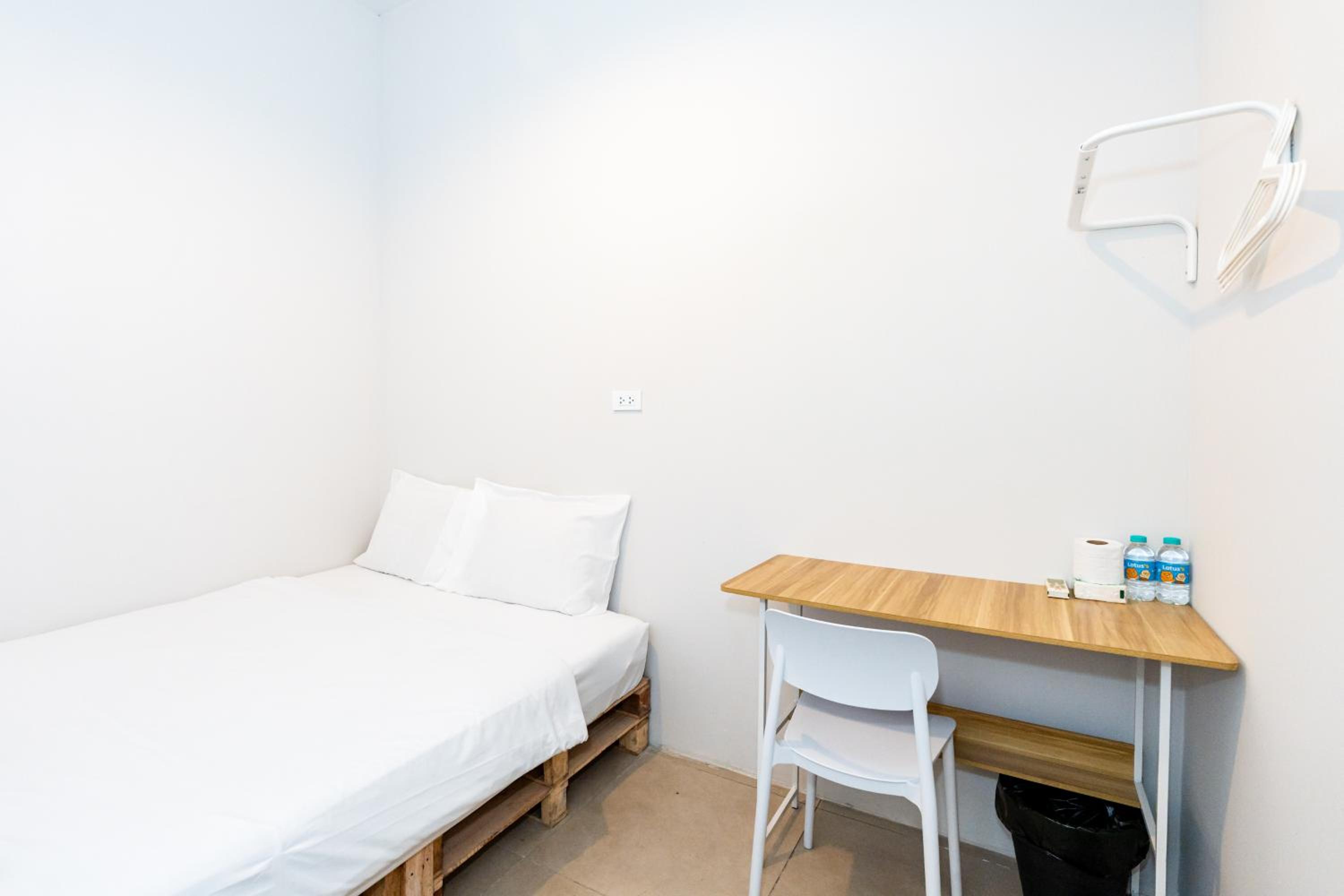 Standard Double Room with Shared Bathroom photo 3