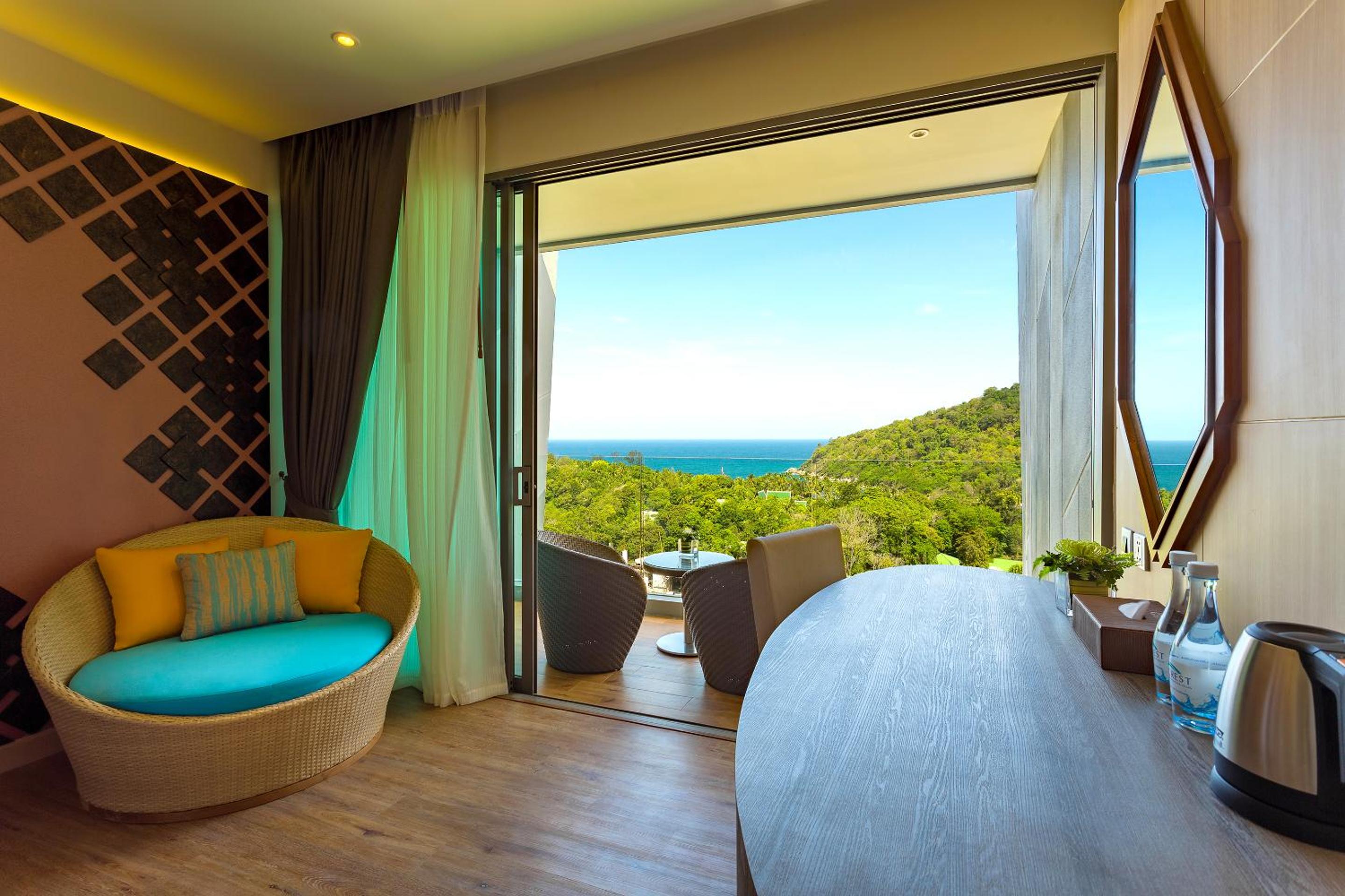 Deluxe Seaview - Photo 9