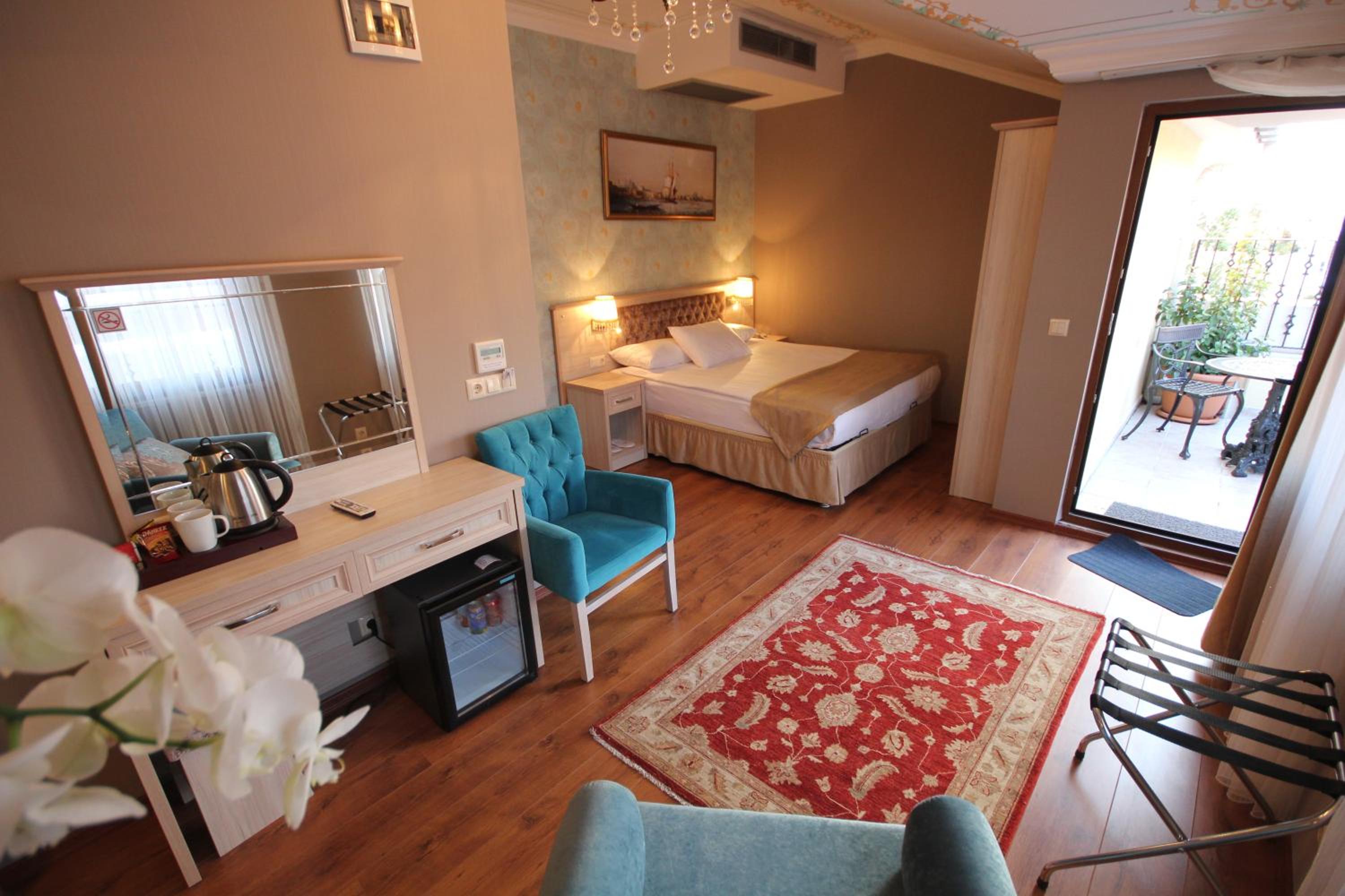 Triple Room with Terrace photo 1