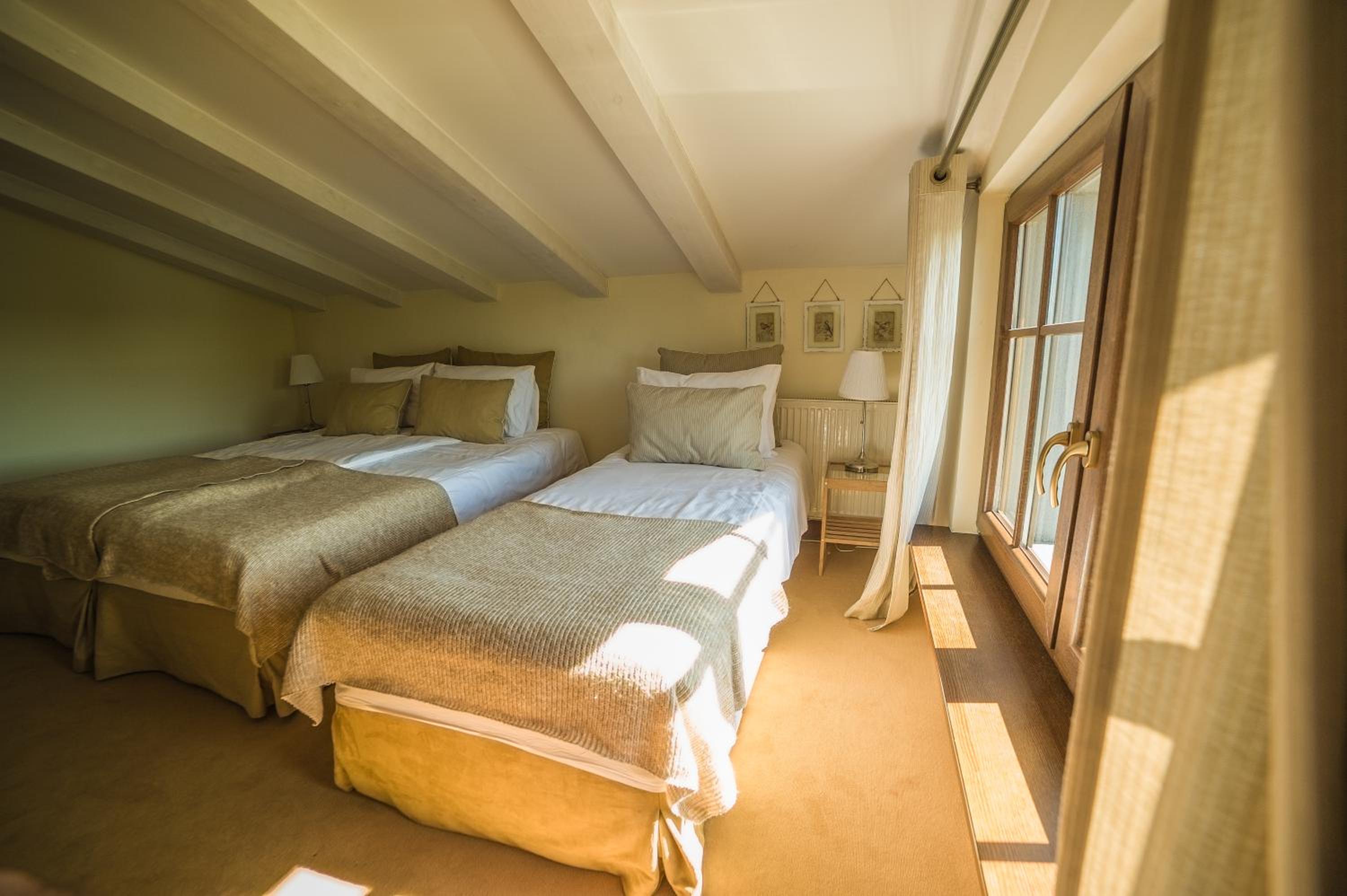 Triple Room with Lake View photo 2
