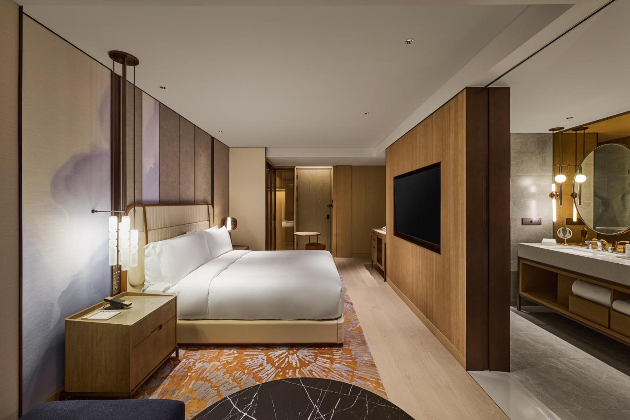 Classic King Room - Club Lounge Access - Photo 4