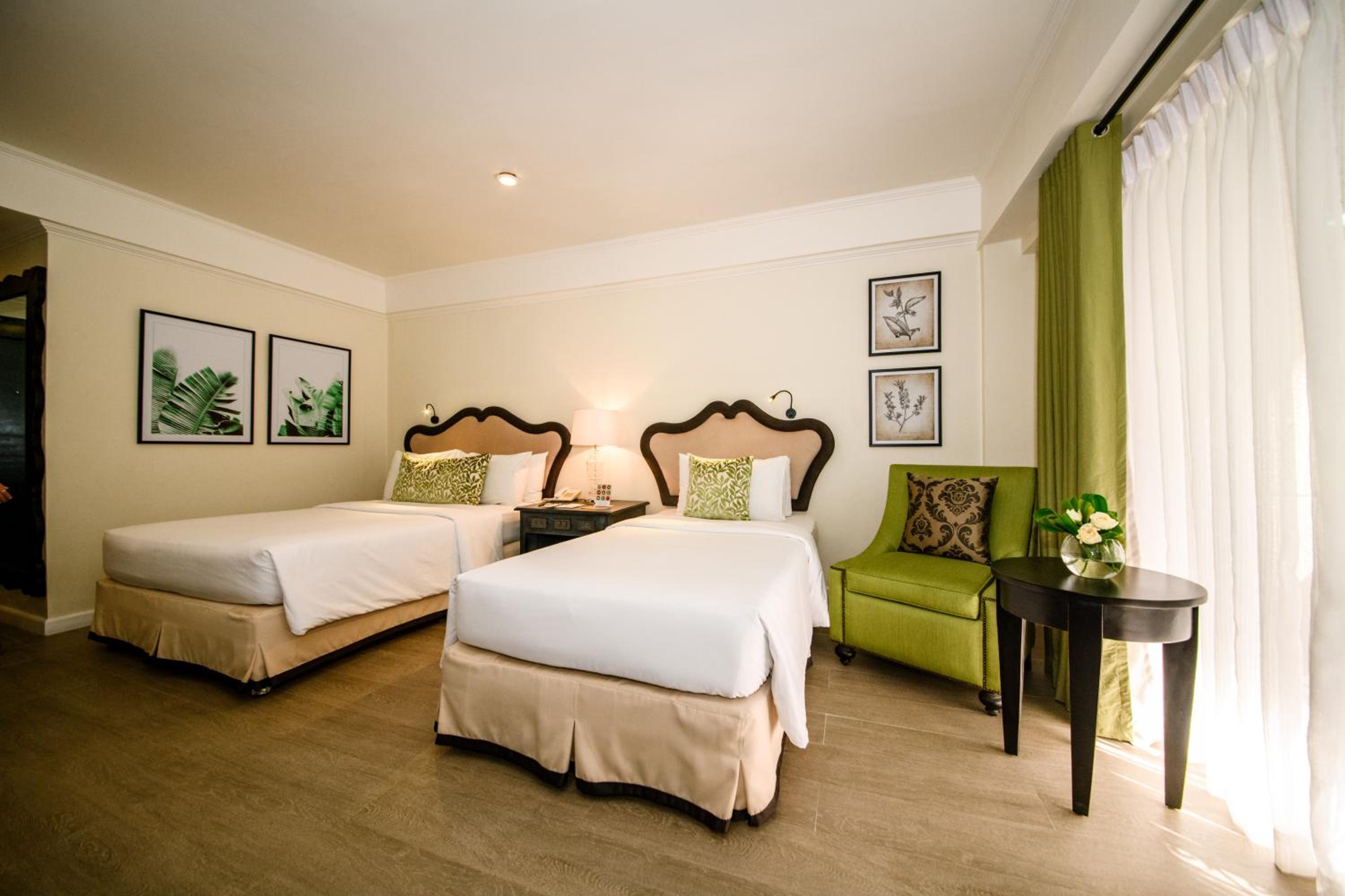 Deluxe Room - Photo 3