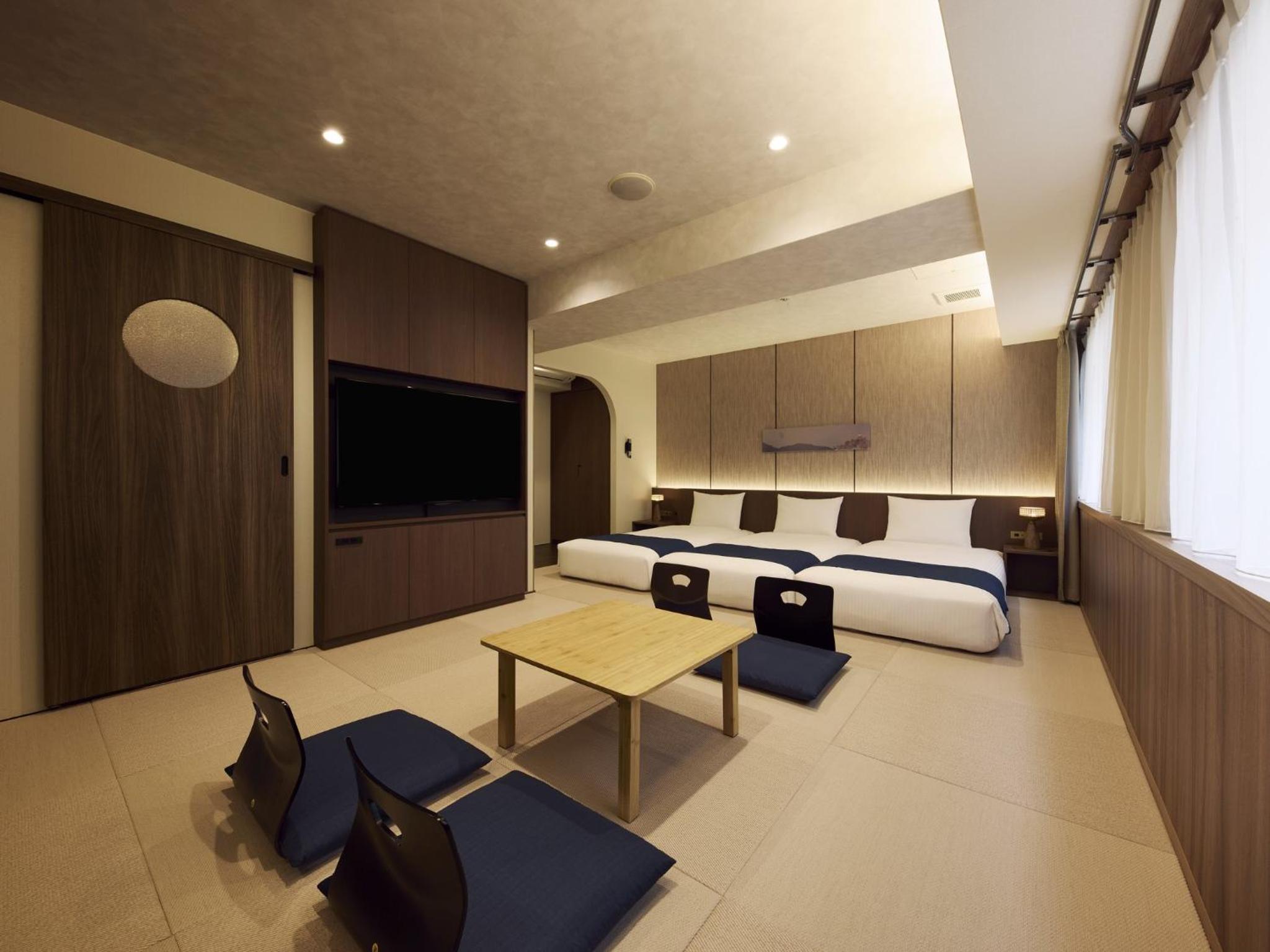 Accommodates up to 6 Guests -SAKURA- (3 Single Beds + 3 Futon Beds) photo 1