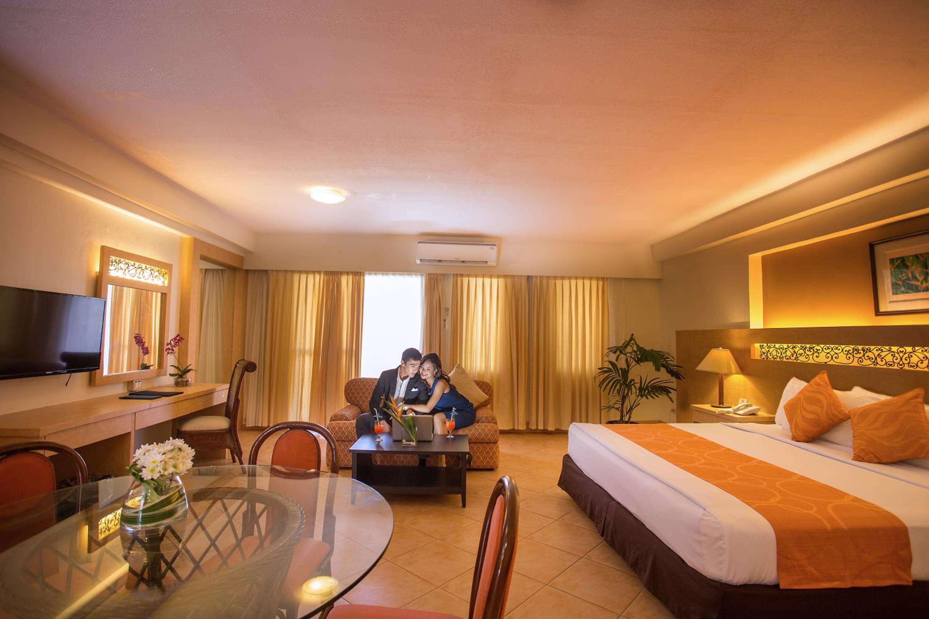 Premier Suite - Photo 6