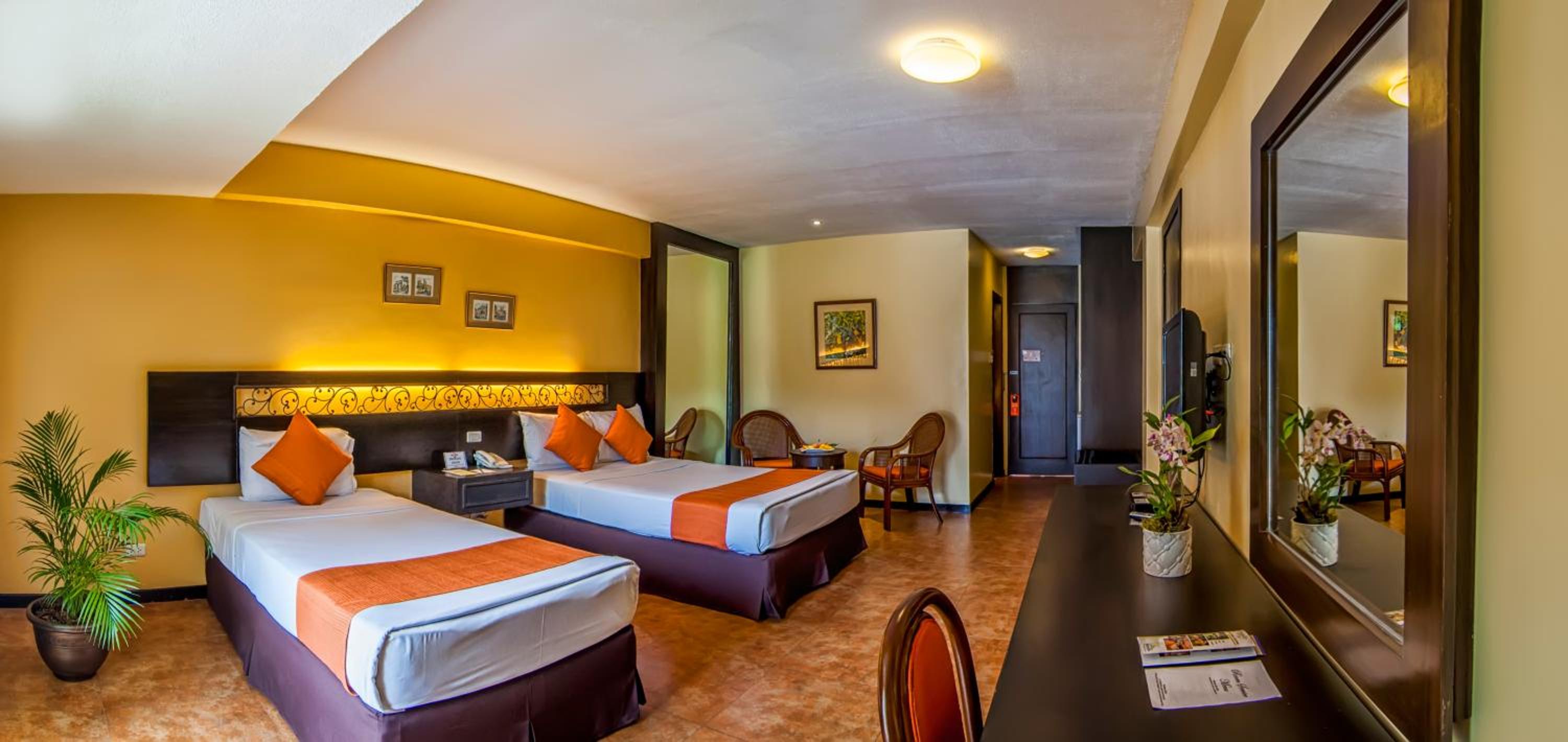 Premier Suite - Photo 7