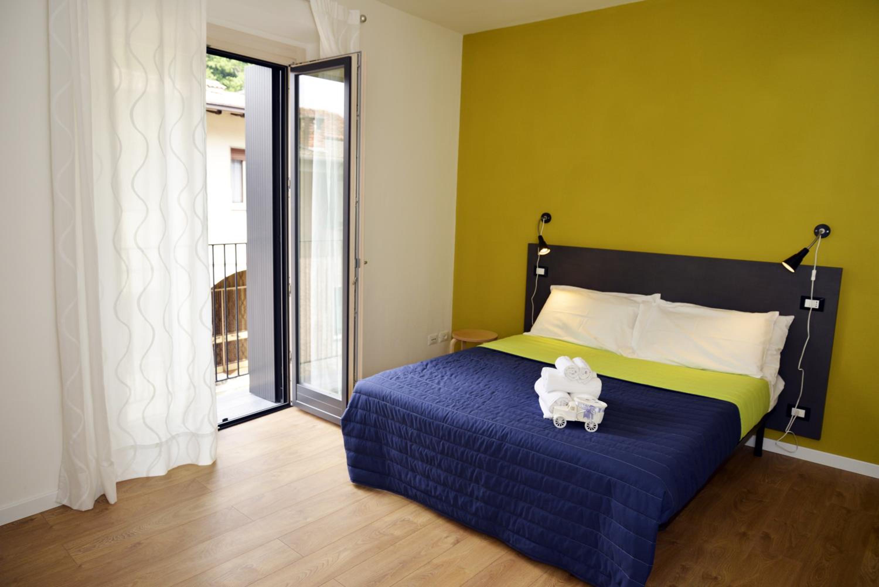 Deluxe Double Room with Balcony photo 1