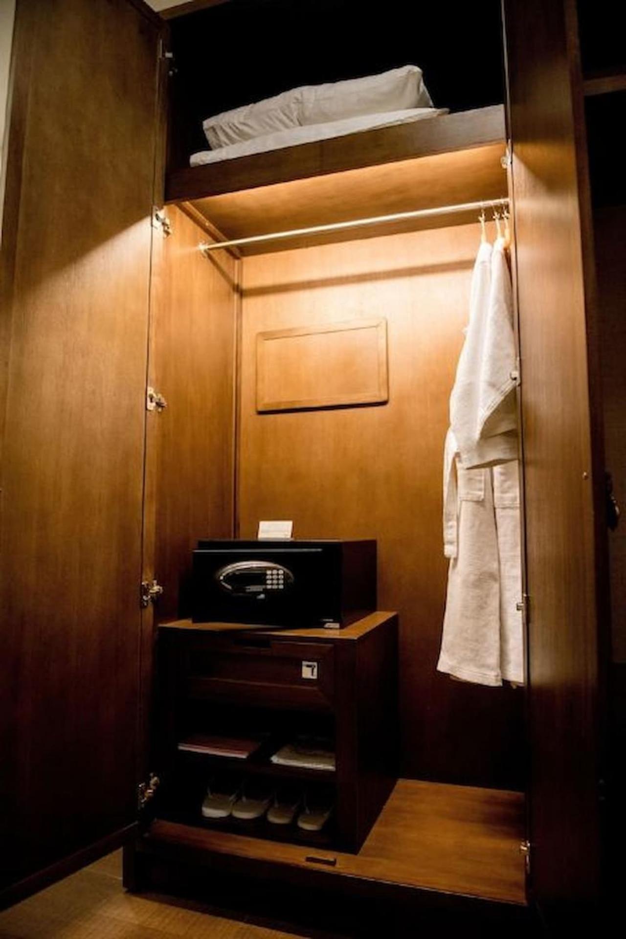 Premier Suite - Photo 8