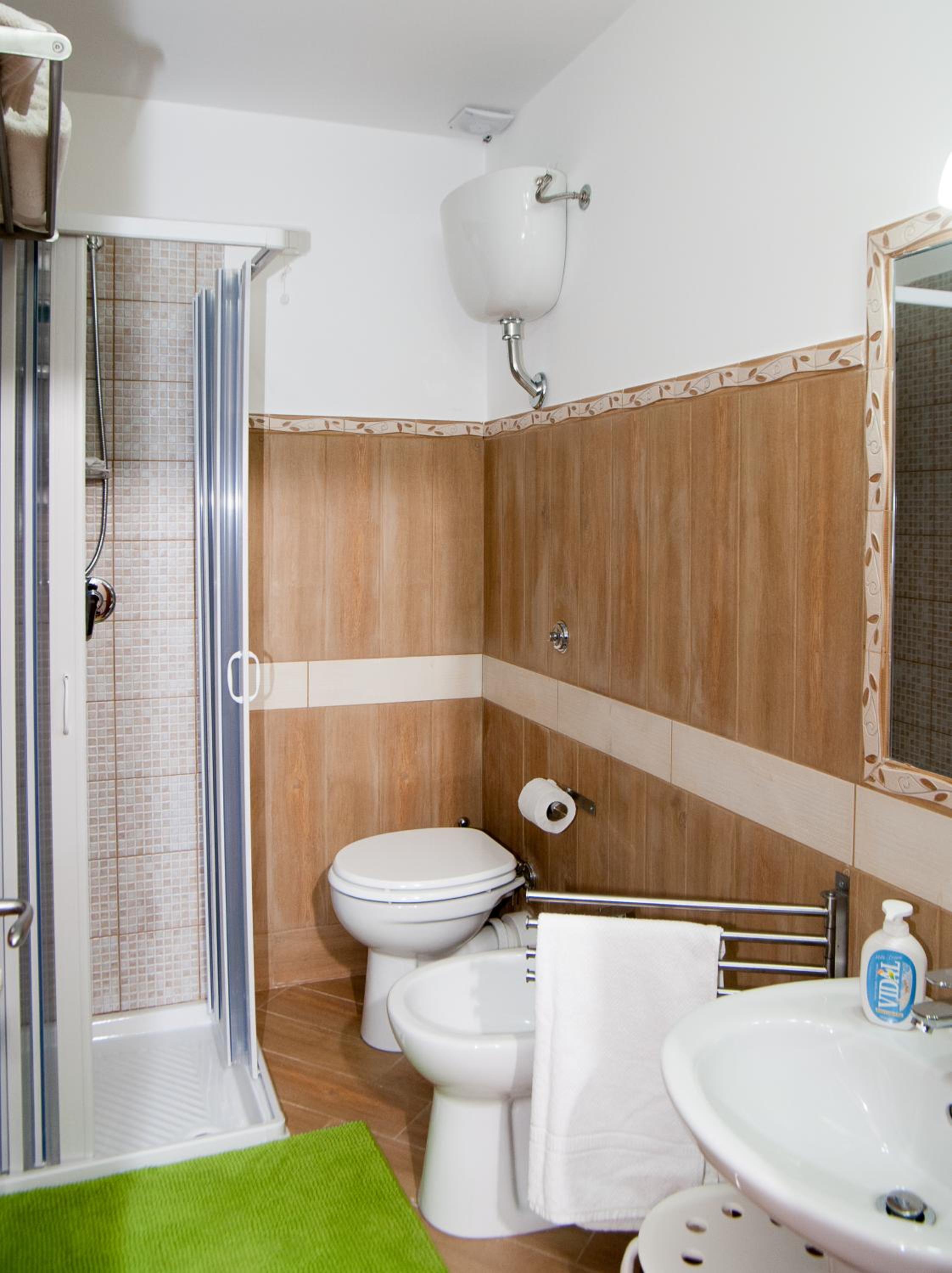Deluxe Room - Photo 9