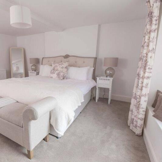 Deluxe King Suite photo 3