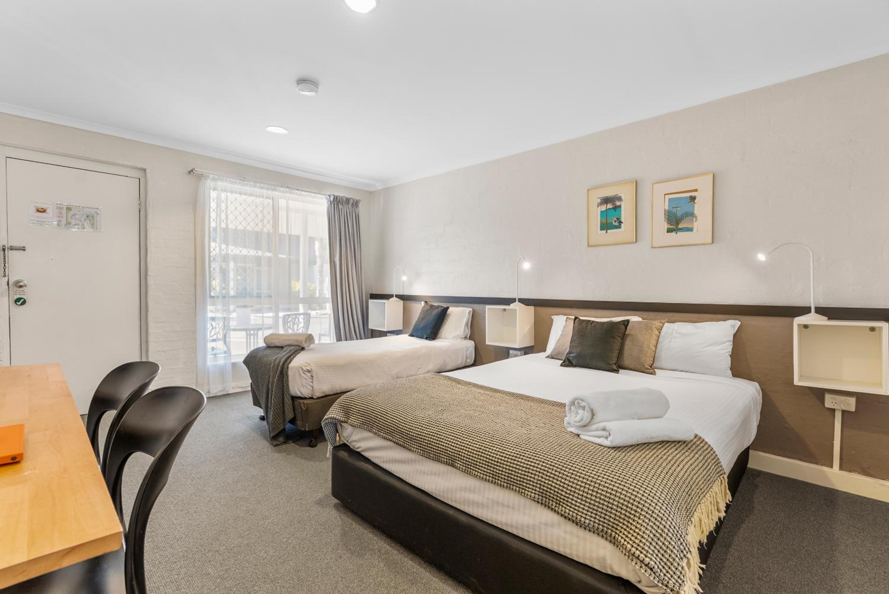 Standard Twin Room photo 3