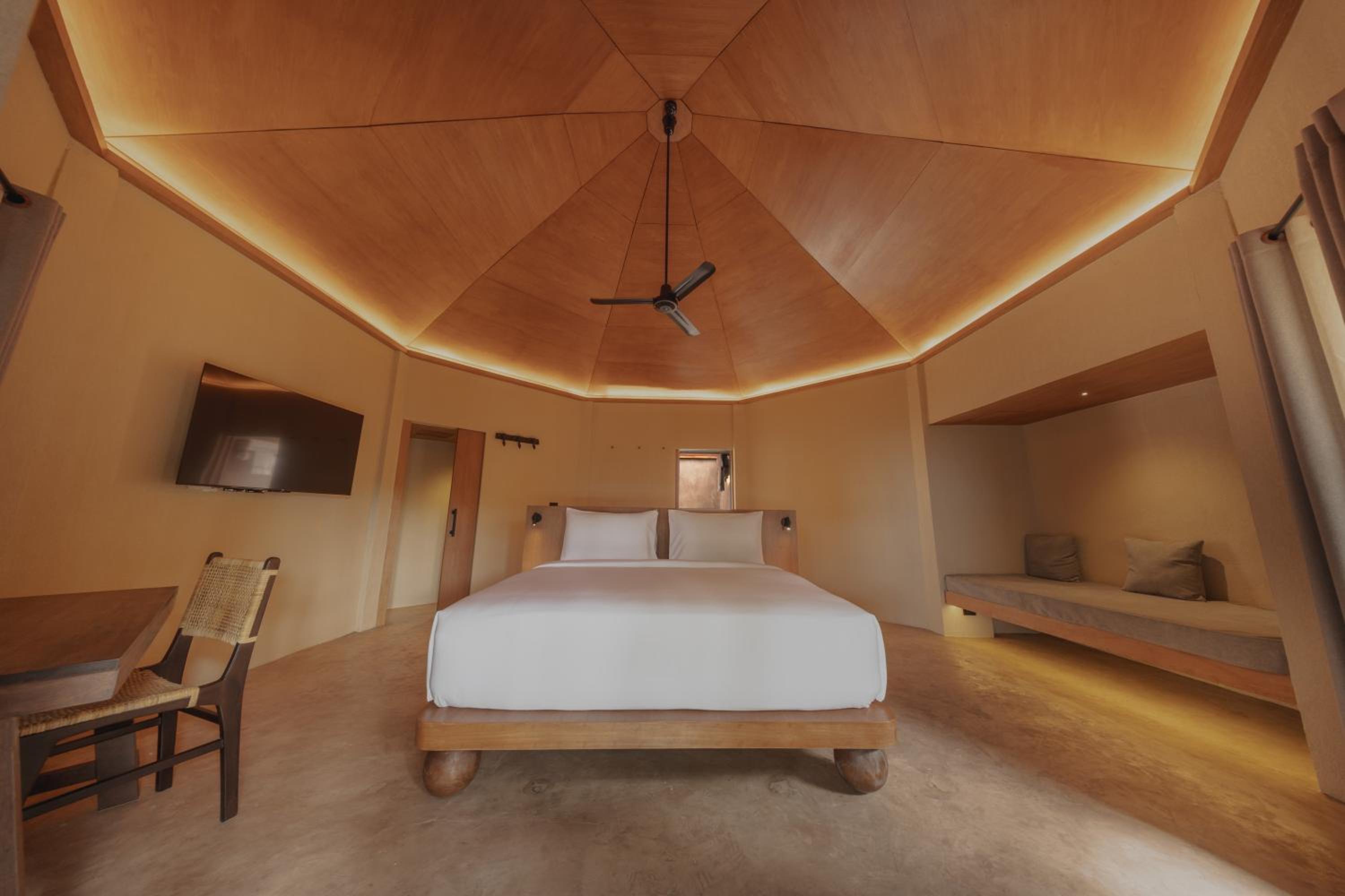 Deluxe Family Room