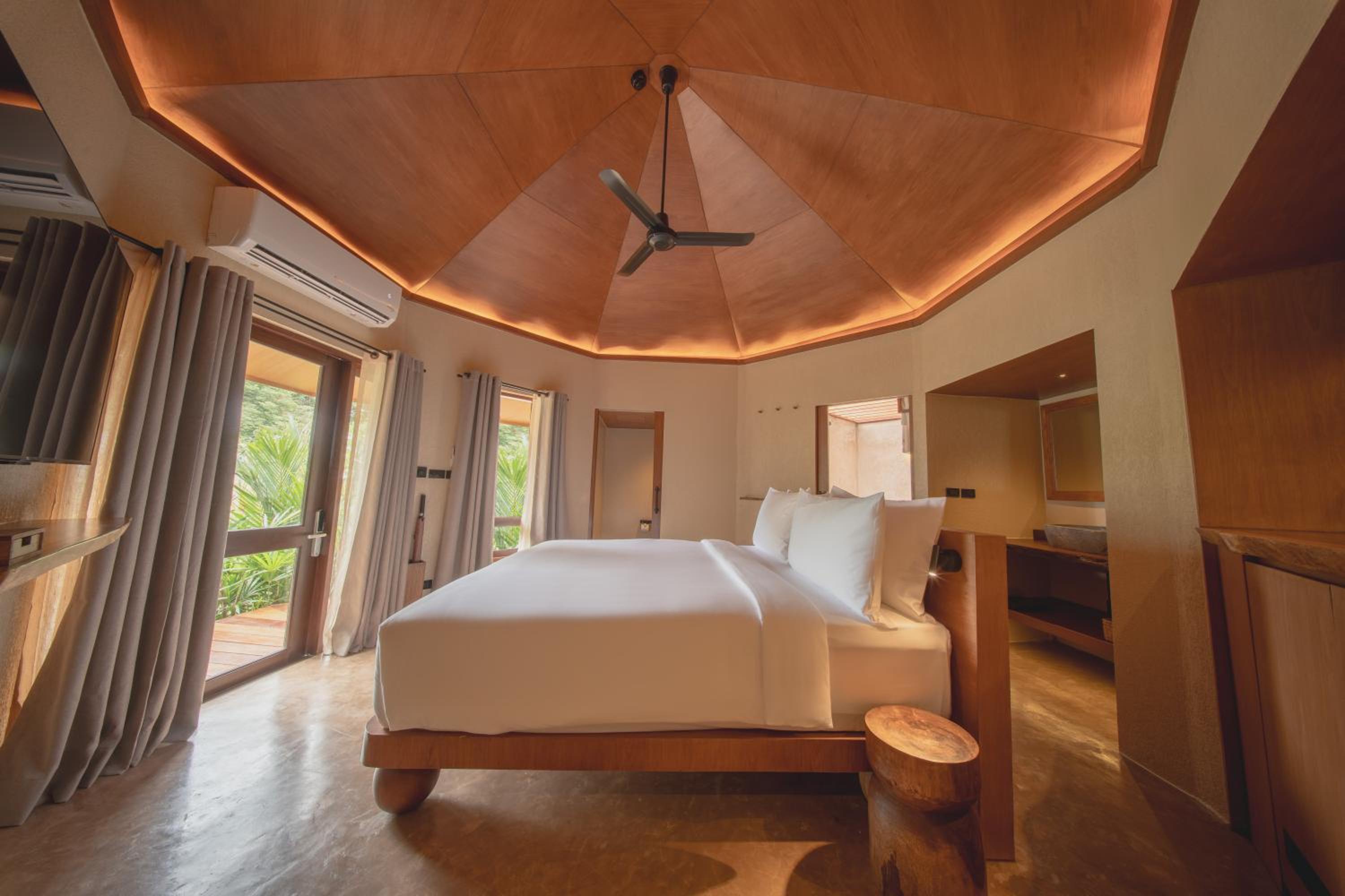 Villa with Sea View photo 2