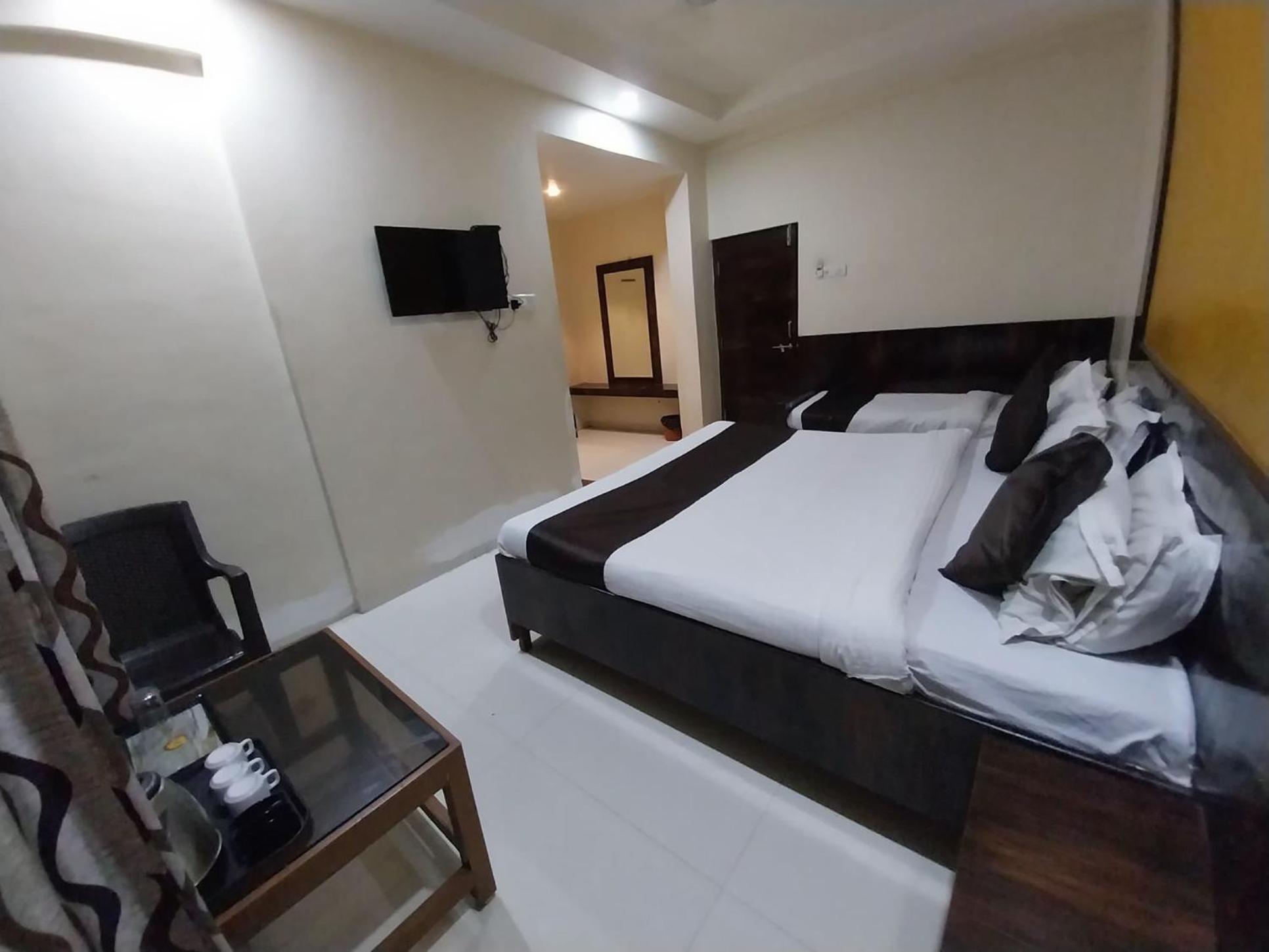 Economy Triple Room