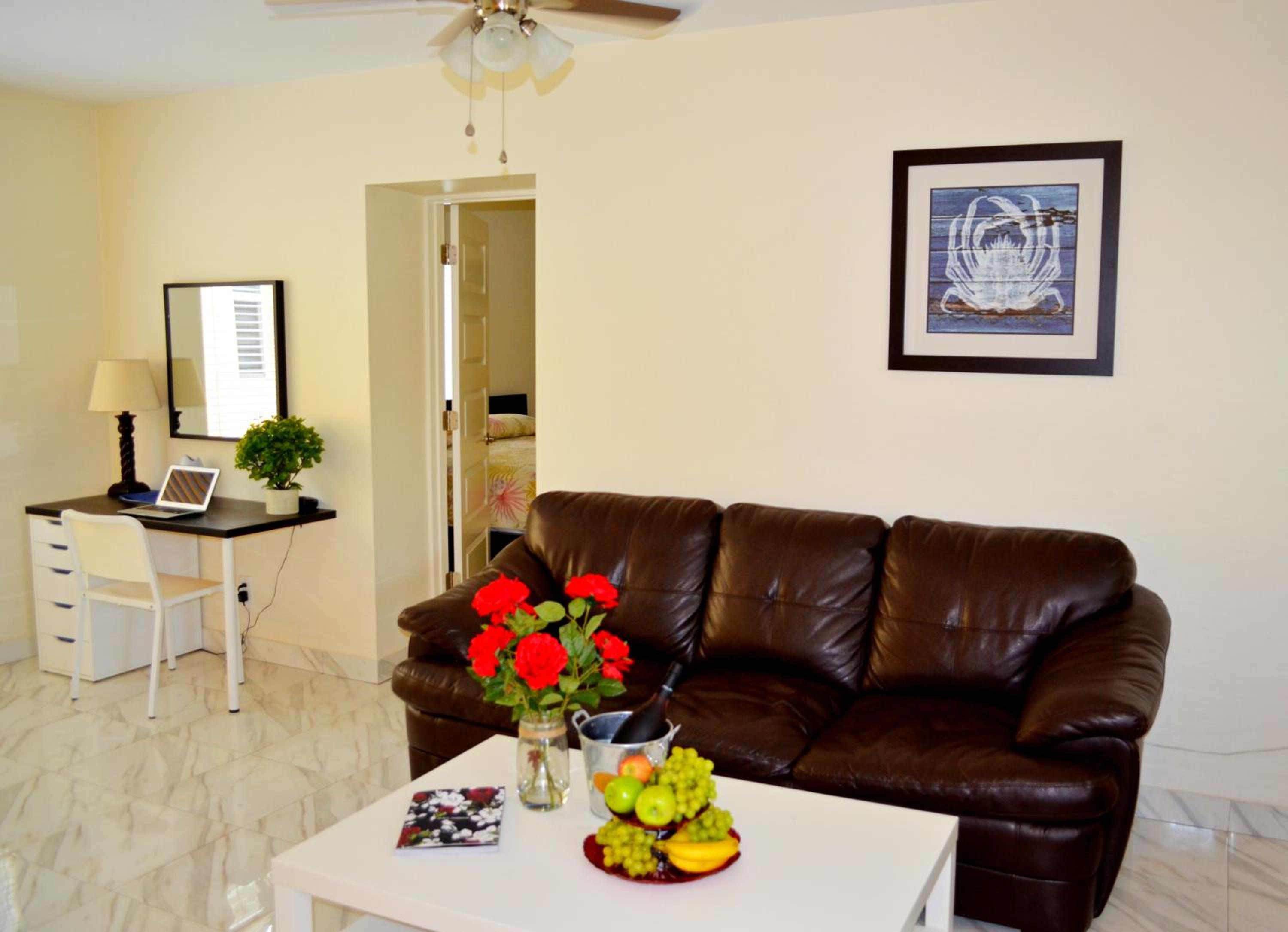 One-Bedroom Apartment - Photo 5