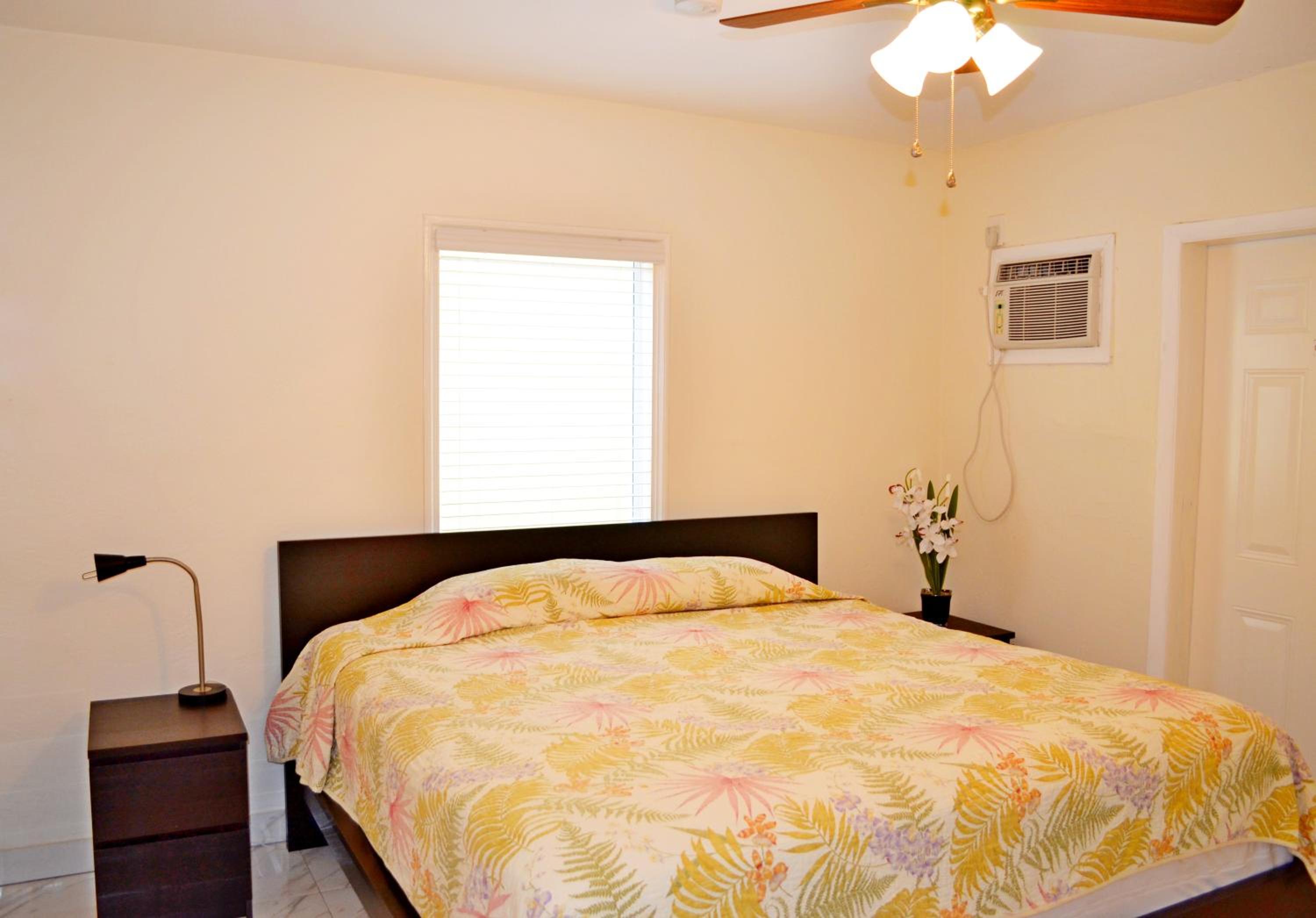 One-Bedroom Apartment - Photo 7
