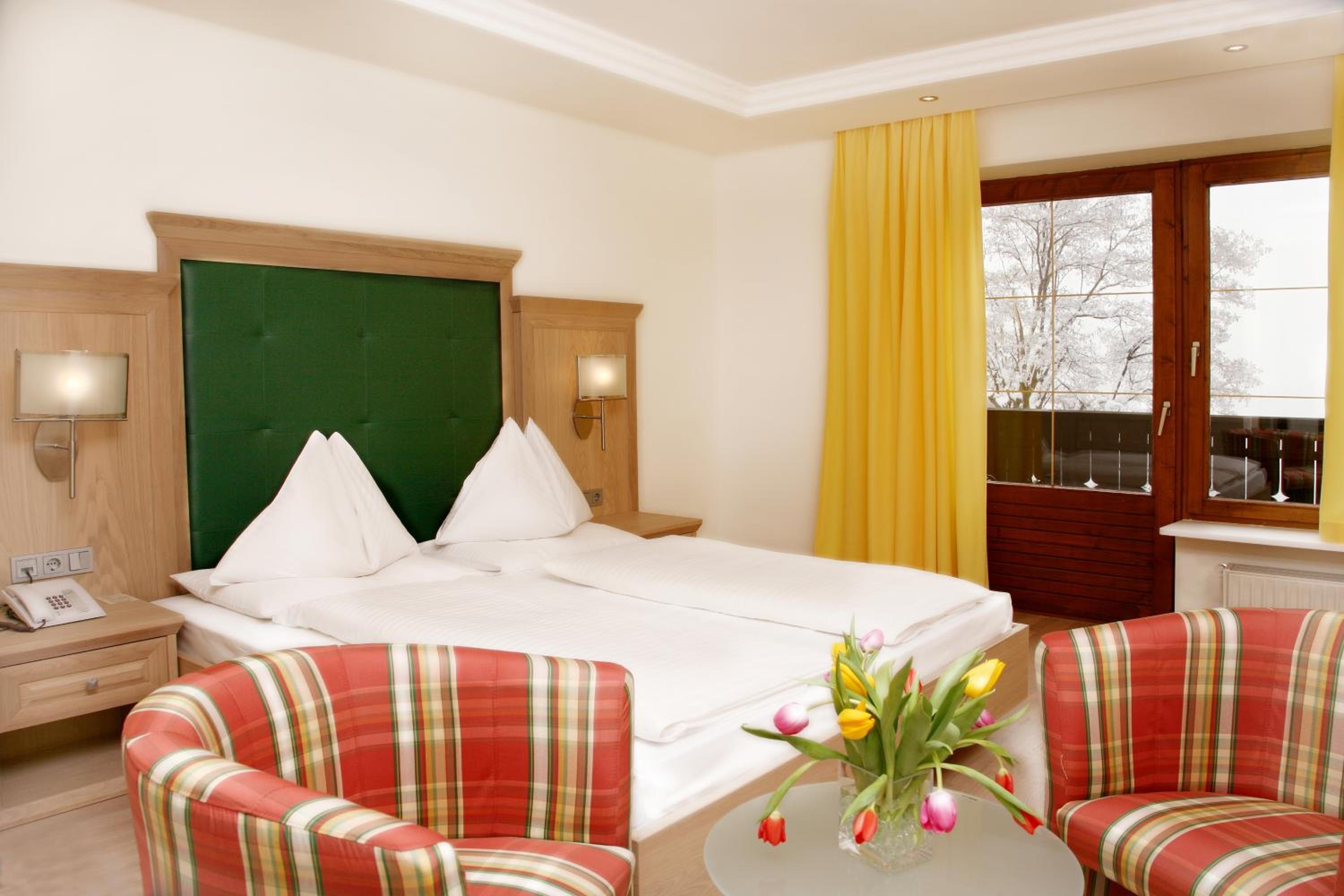 Comfort Double Room with Balcony and Lake View photo 3