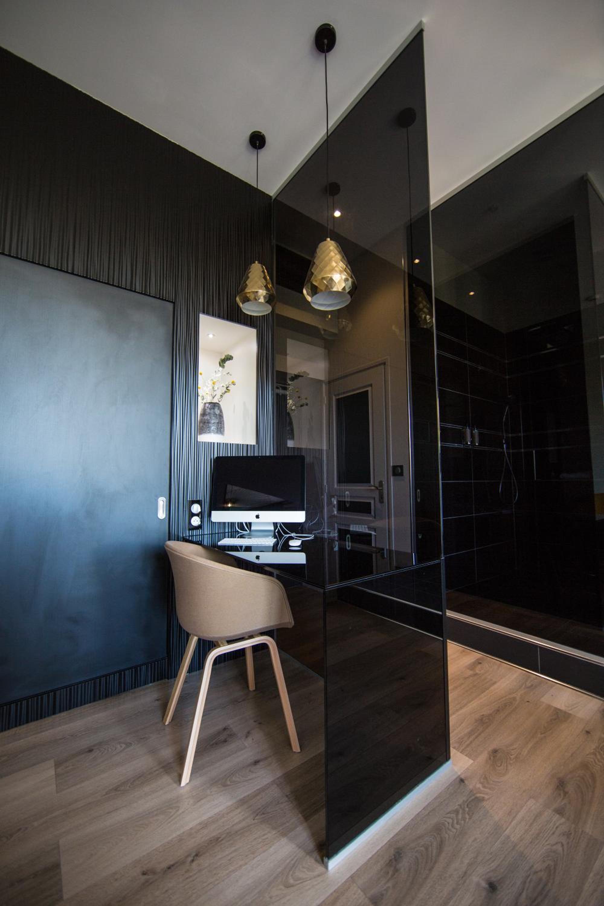 Suite - Photo 2