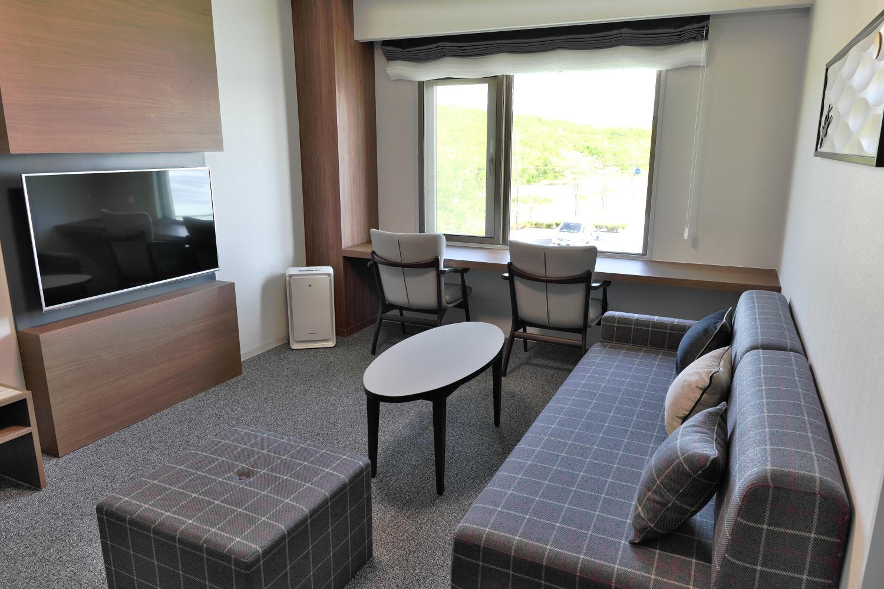 Moderate Twin Room-Lakefront - Non-Smoking - Photo 6