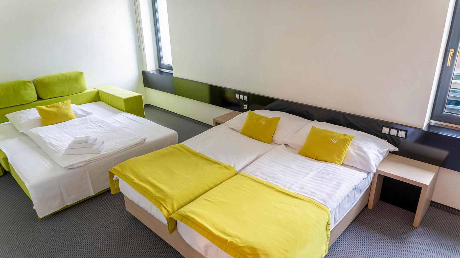 Double Room with Extra Bed photo 2