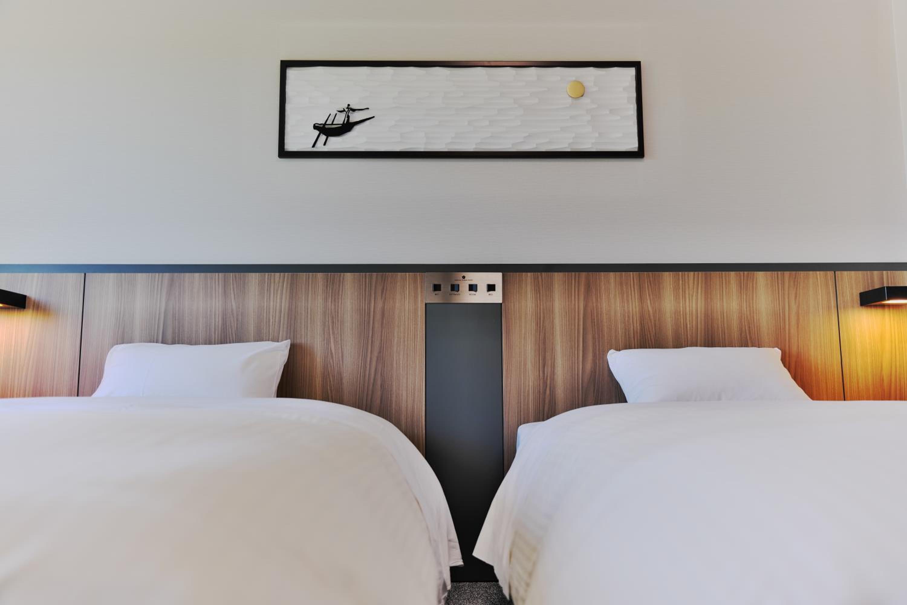 Economy Twin Room with Shower-Lakefront - Non-Smoking - Photo 7