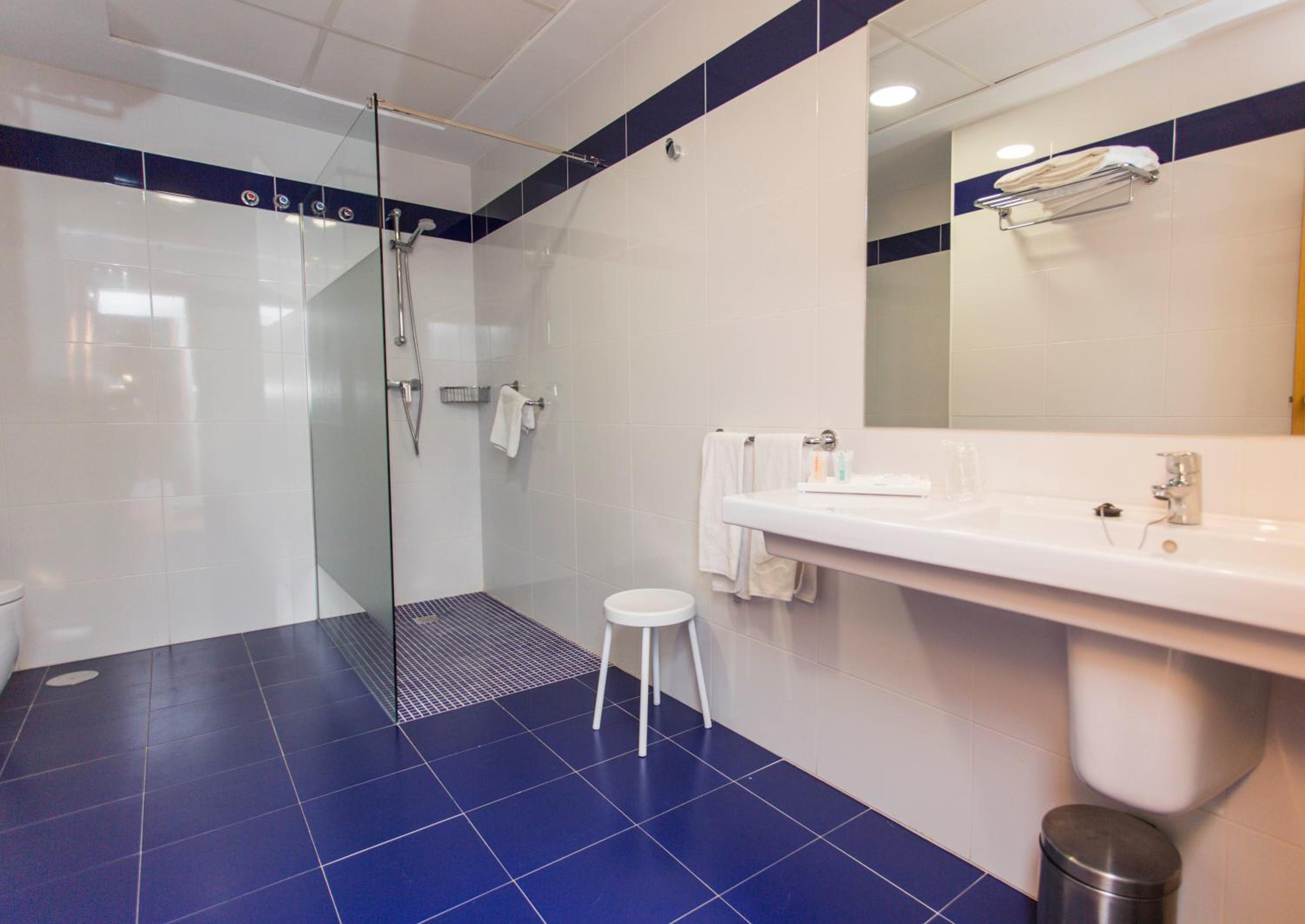 Superior Double or Twin Room (2 Adults + 2 Children)