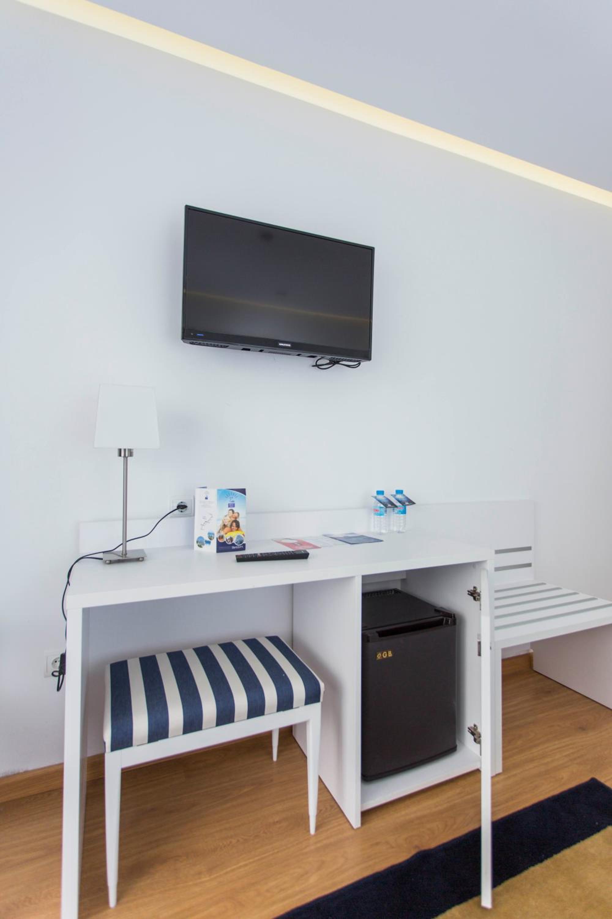 Superior Double or Twin Room (2 Adults + 1 Child)