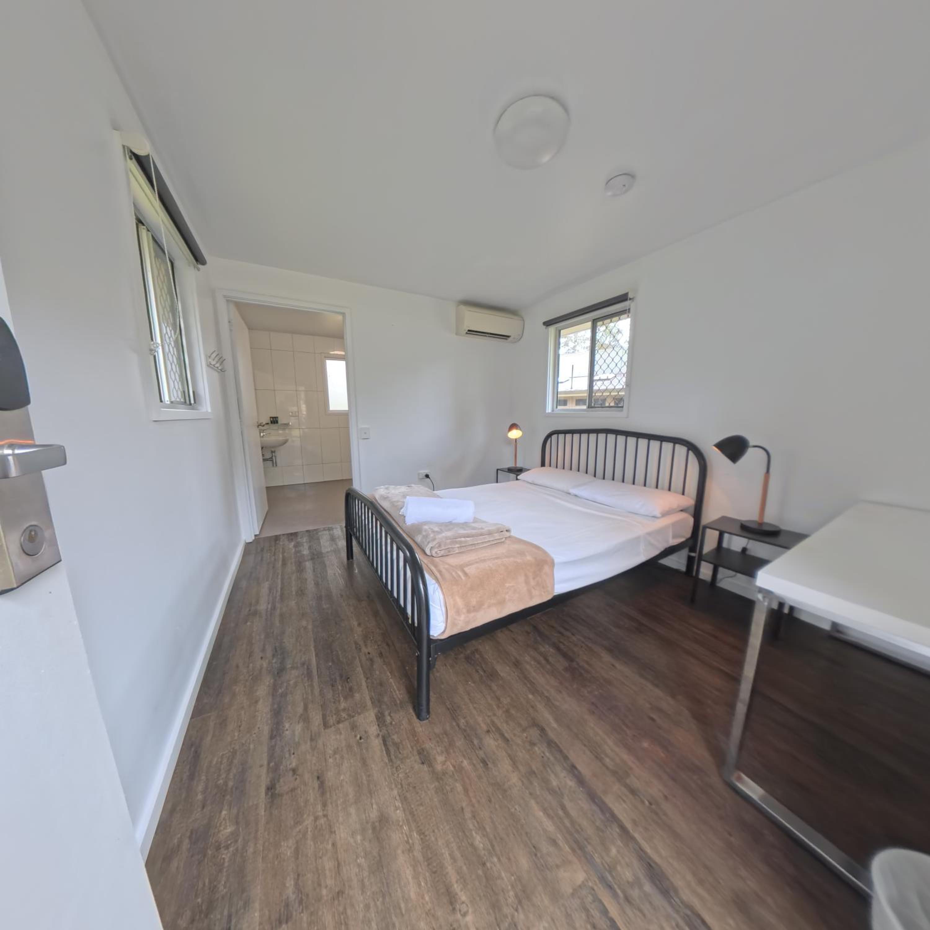 Queen Room photo 1