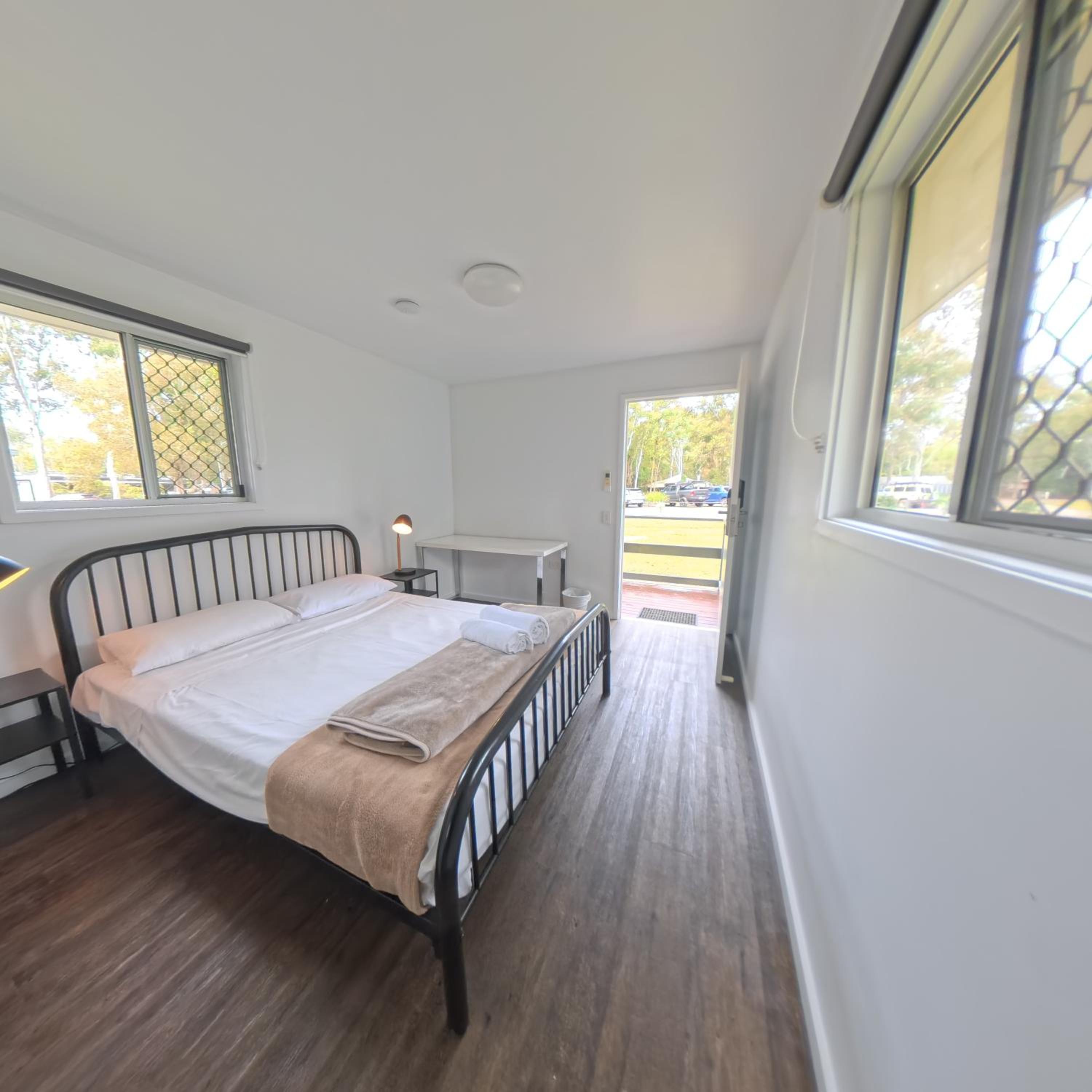 Queen Room photo 2
