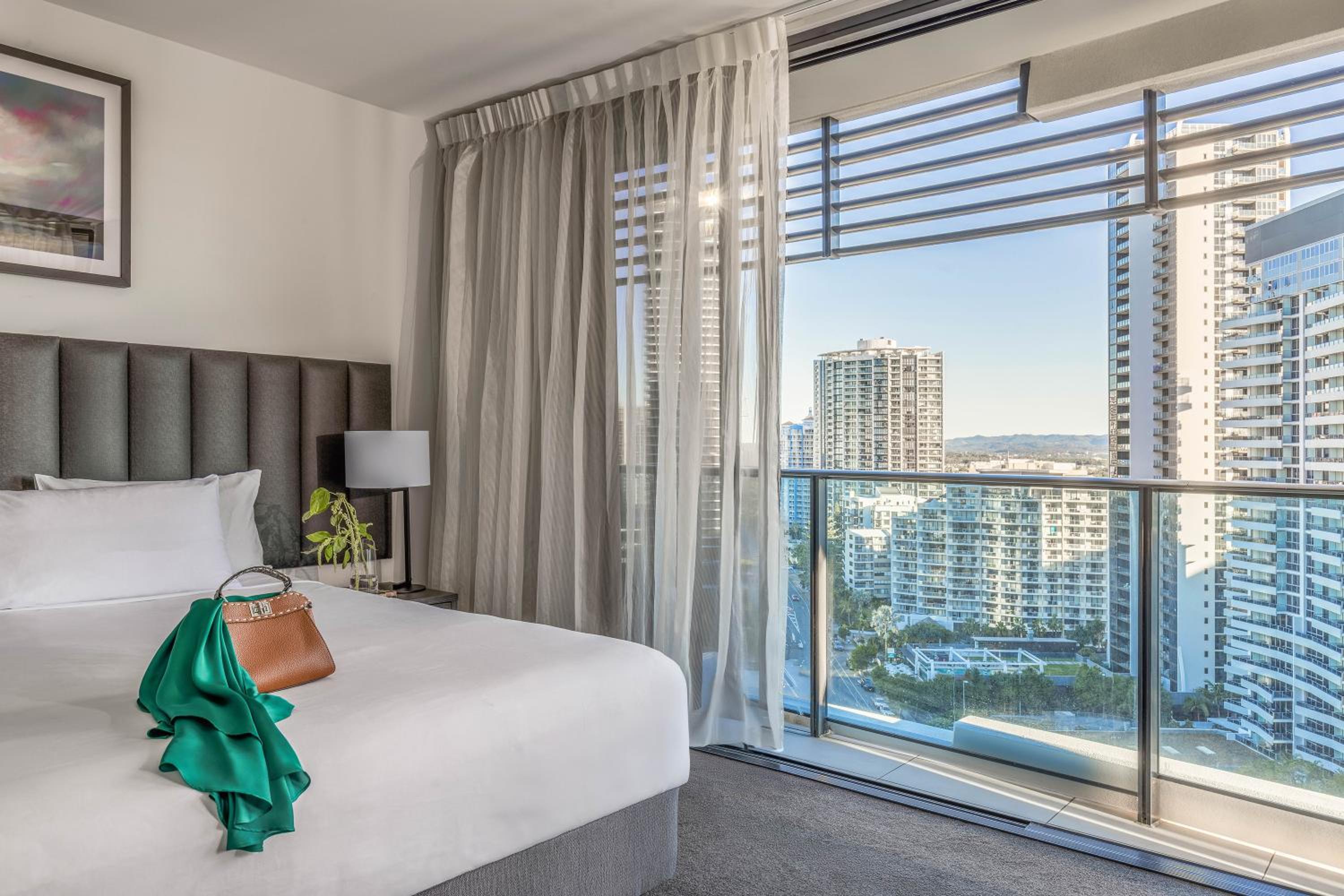 Two-Bedroom Ocean Suite thumbnail 6